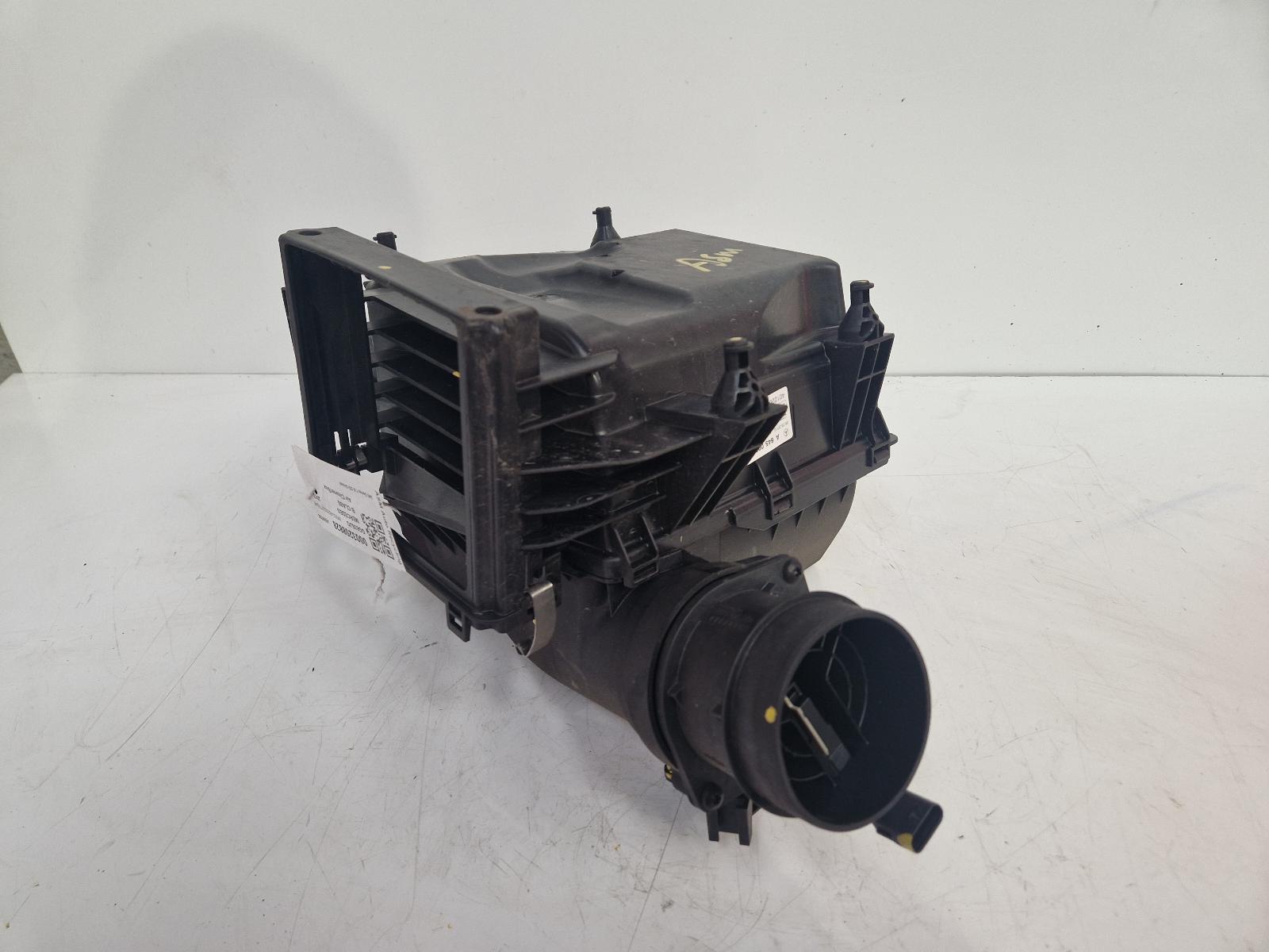 View Auto part Air Cleaner/Box Mercedes B Class 2013