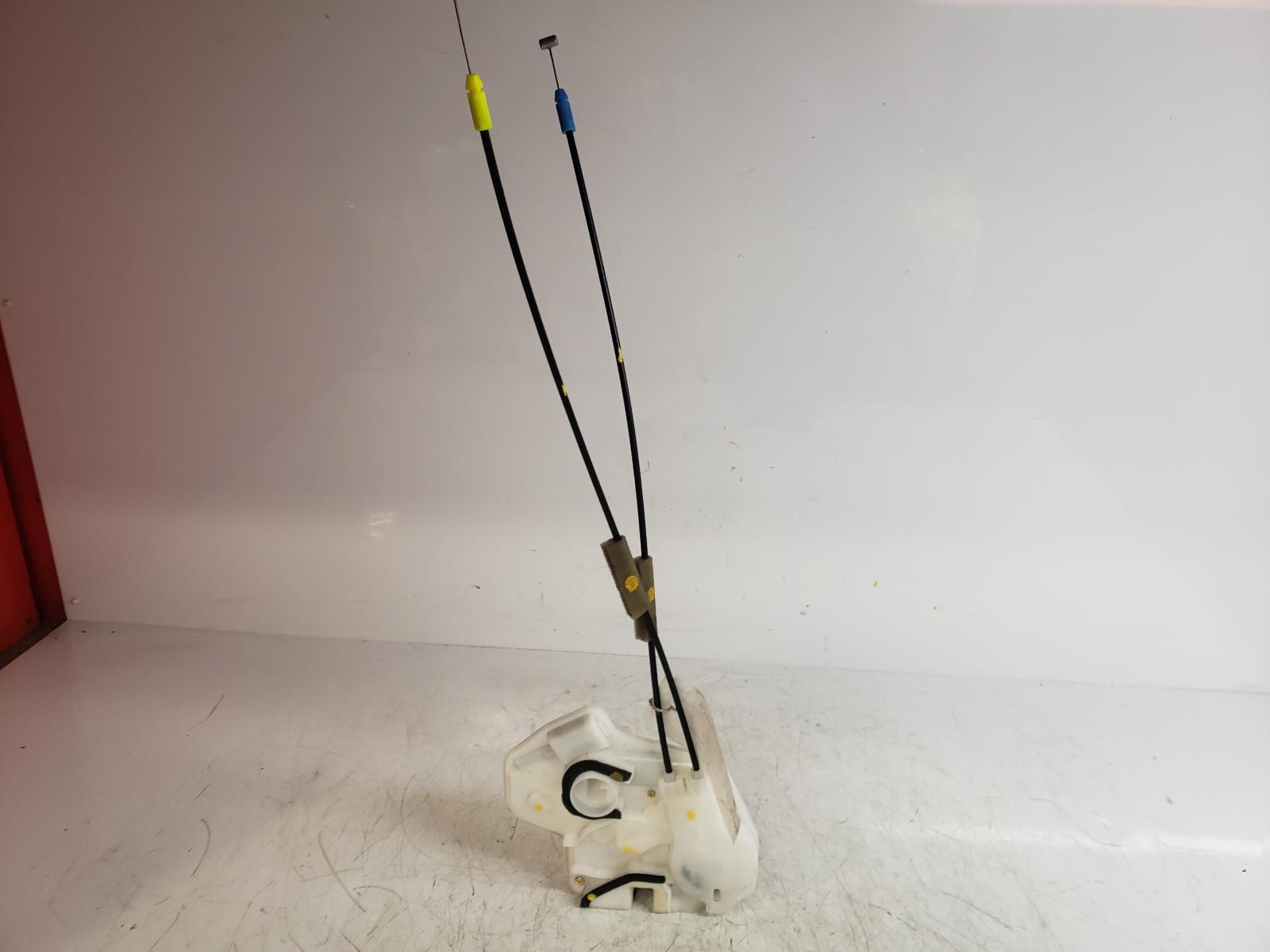 View Auto part Door Lock Assembly Mitsubishi Outlander 2014