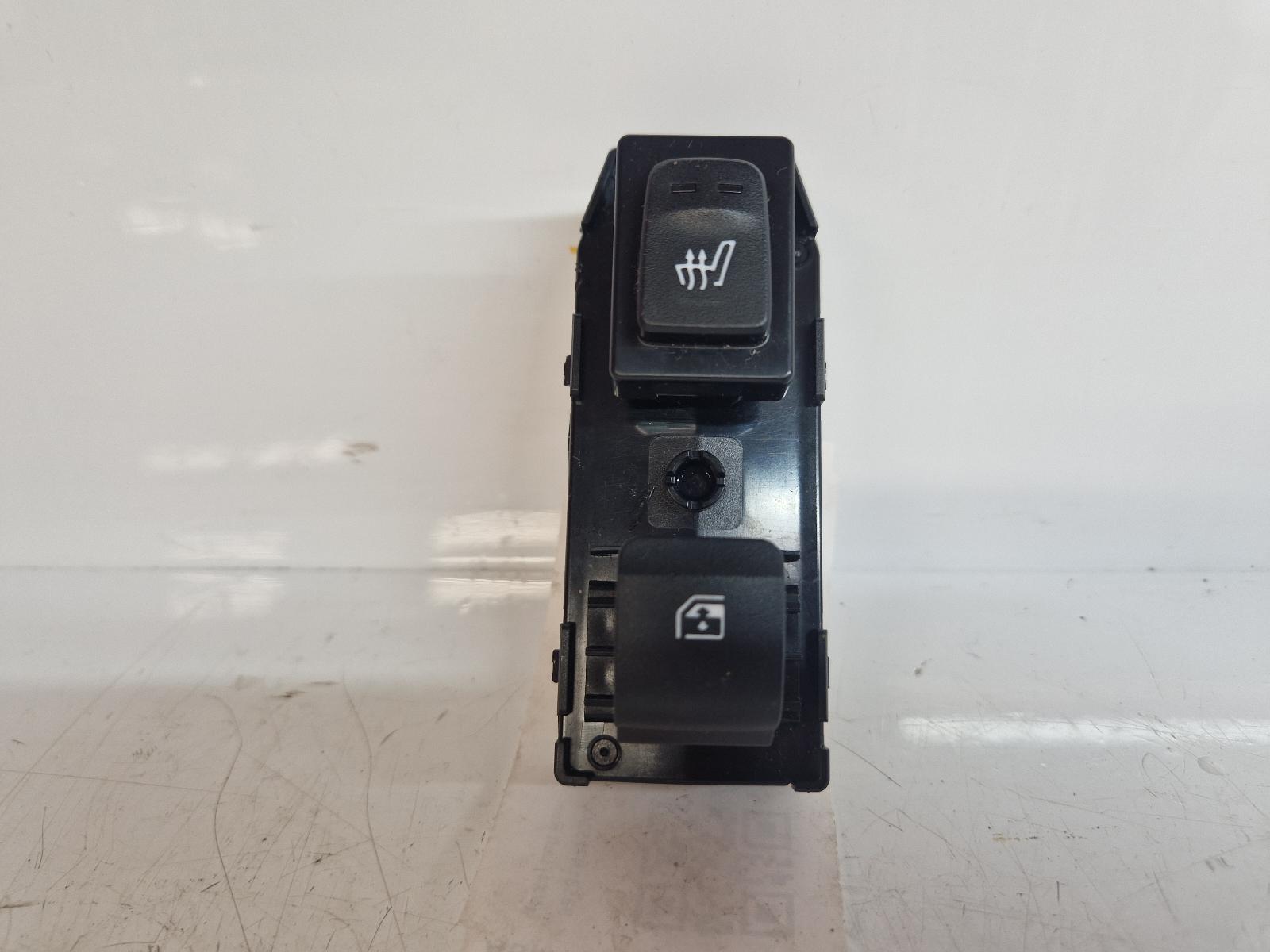 View Auto part Elect. Window Switch Hyundai Tucson 2021