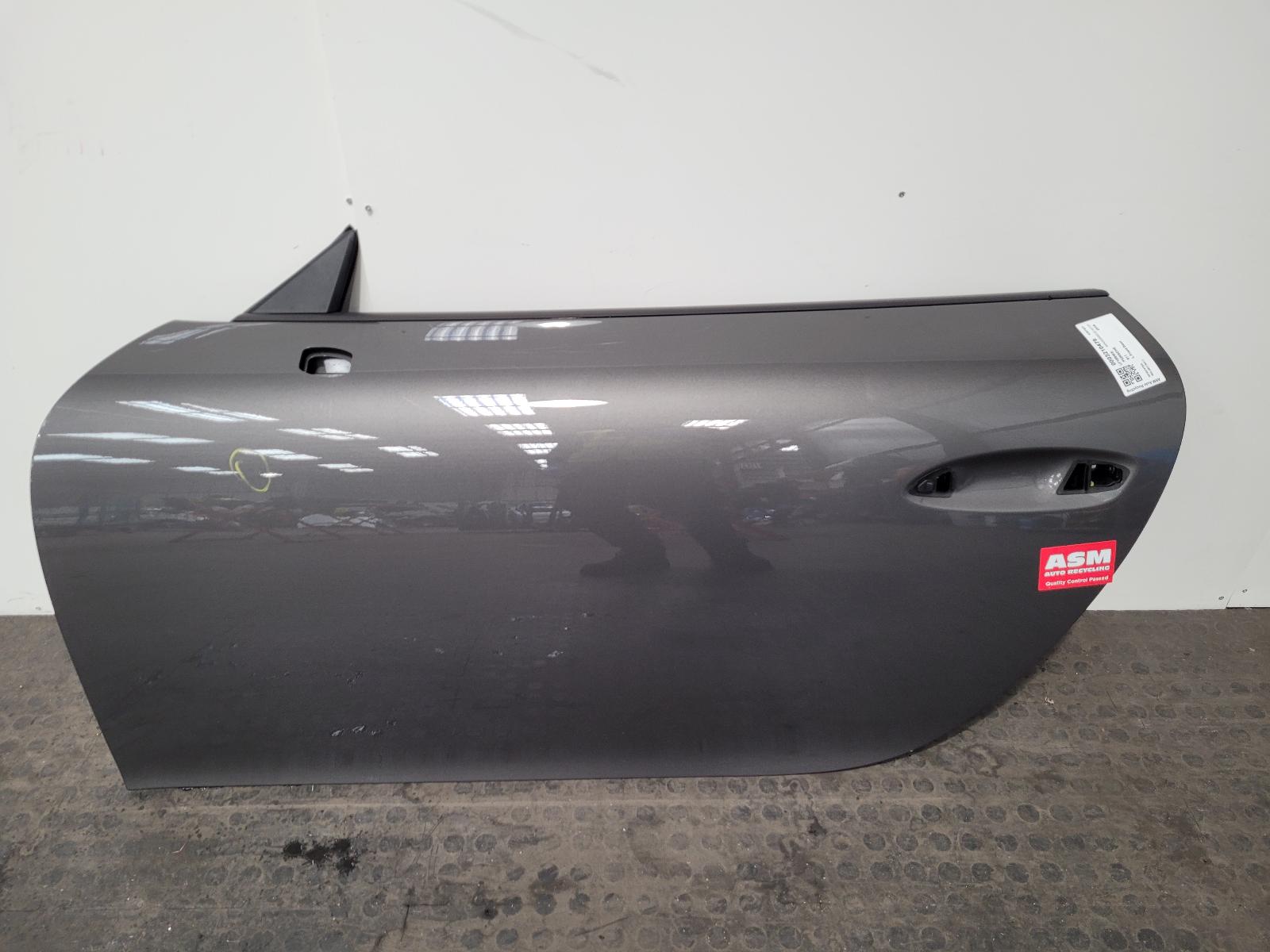 View Auto part L Front Door Porsche 911 2018
