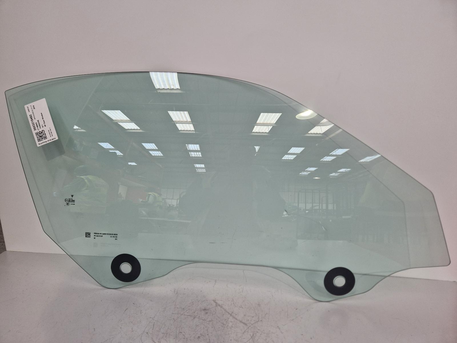 View Auto part RF Door Window Porsche 911 2018
