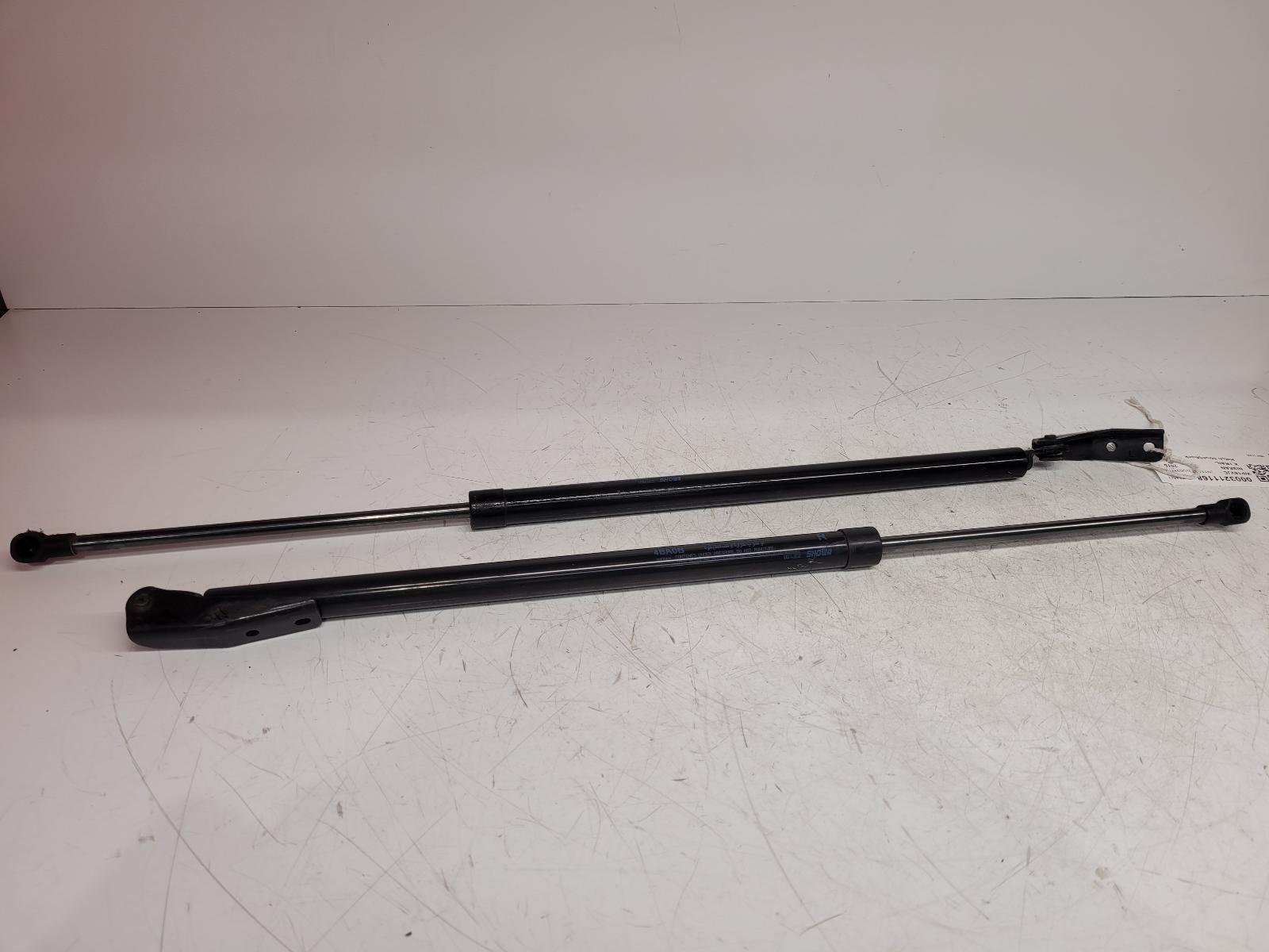 View Auto part Hatch Strut/Shock Nissan X Trail 2016