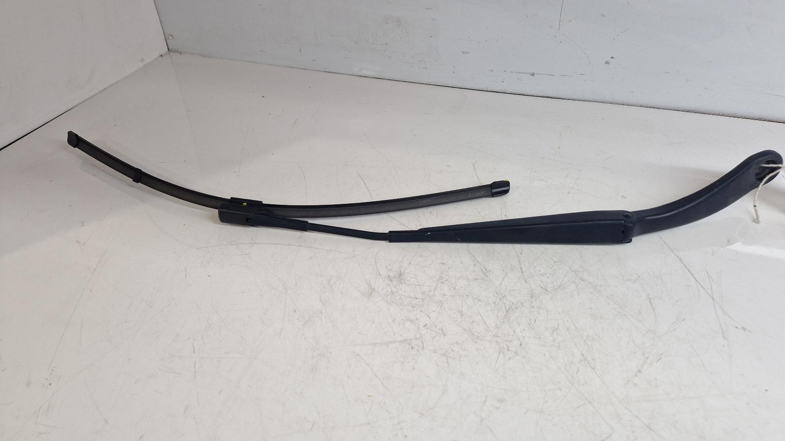 View Auto part Wiper Arm Mercedes A Class 2018