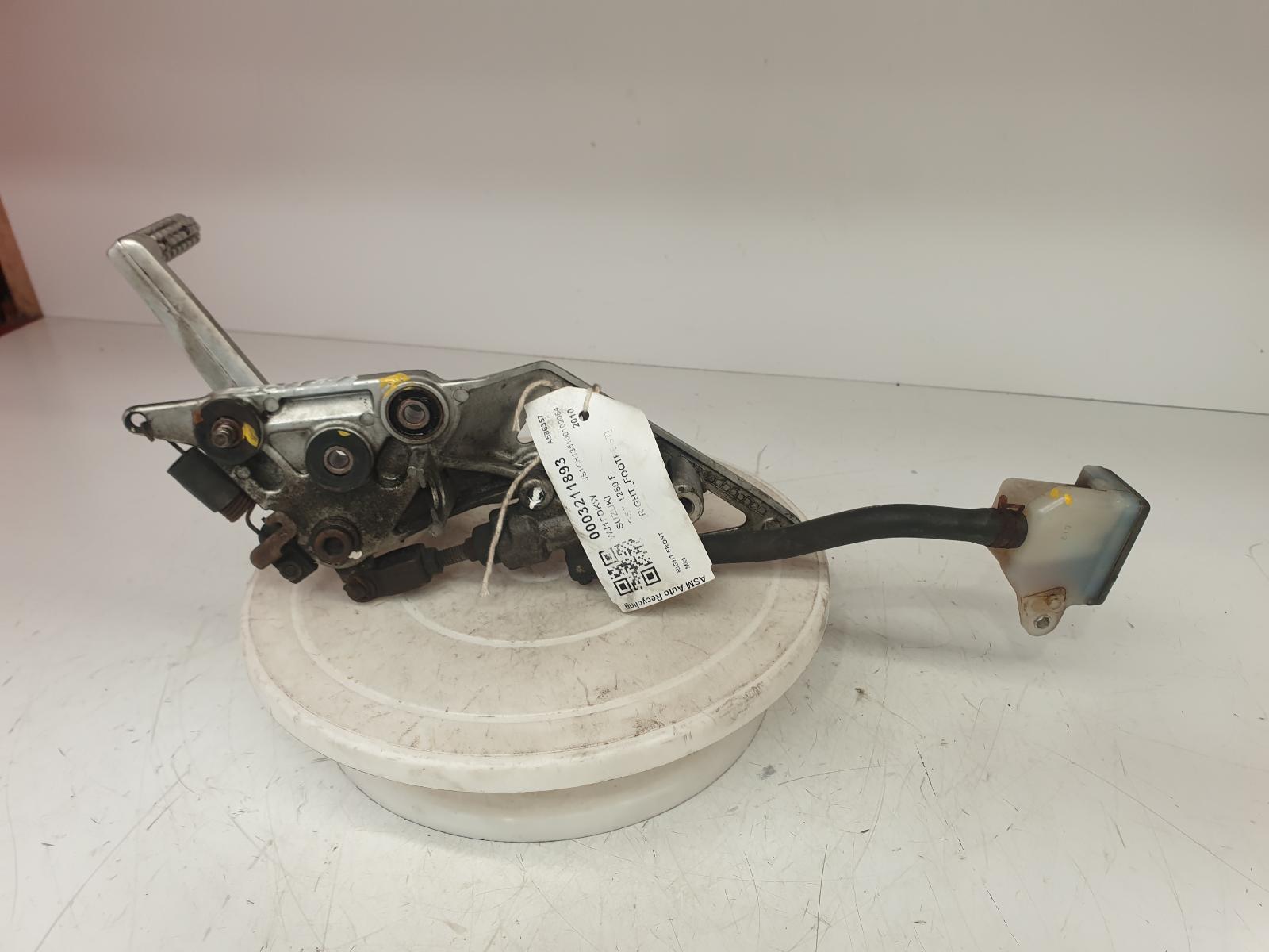 View Auto part Right Footrest Suzuki Gsx 1250 F 2010