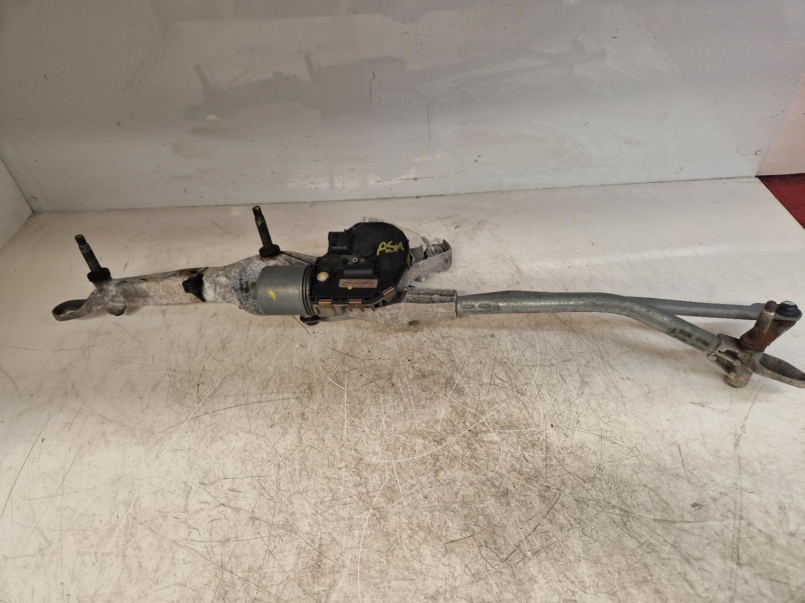 View Auto part Wiper Motor Front Mercedes C Class 2013