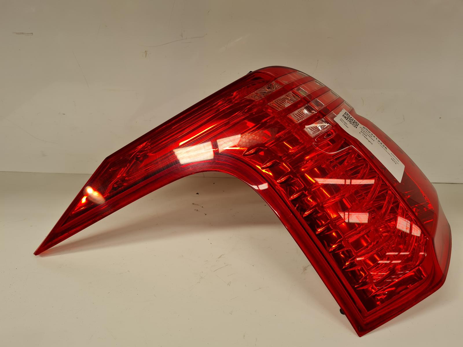 View Auto part L Taillight Peugeot 5008 2015