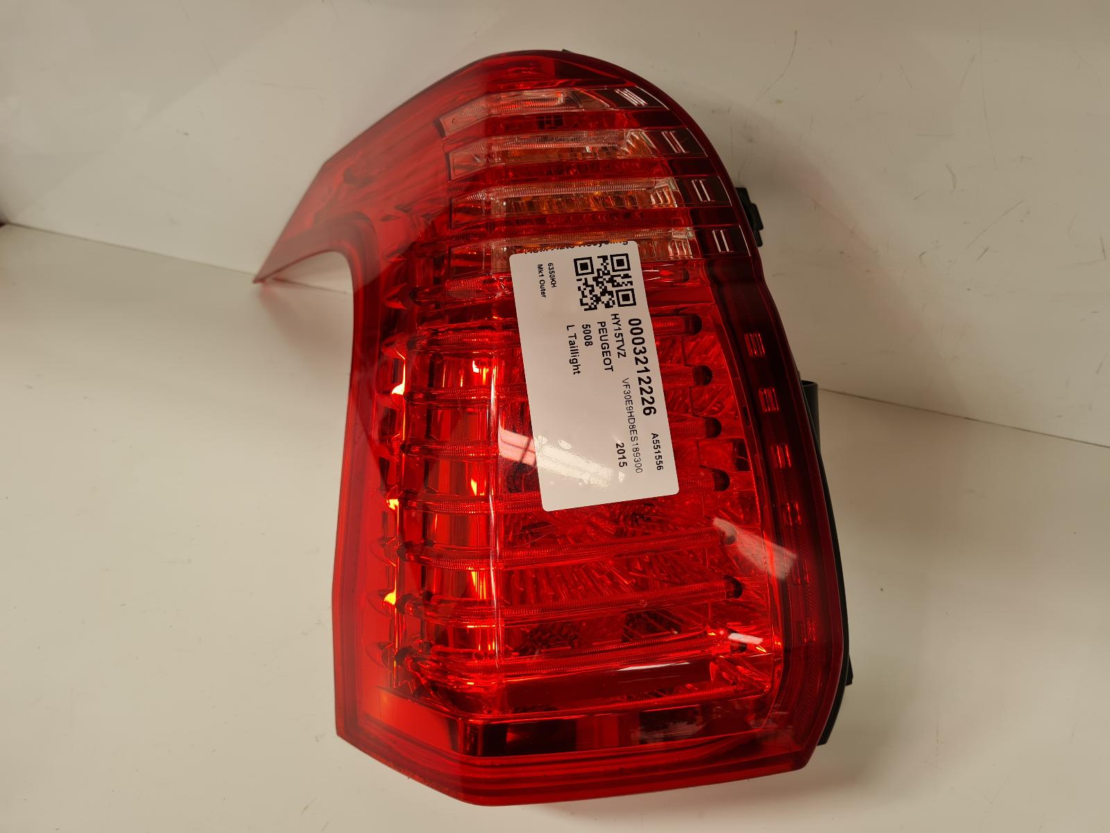View Auto part L Taillight Peugeot 5008 2015