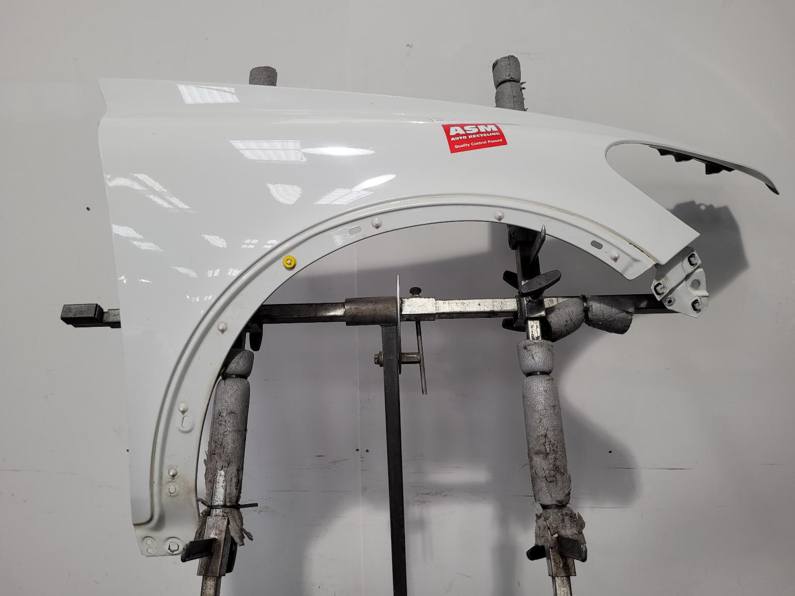View Auto part R Wing Volvo C30 2010