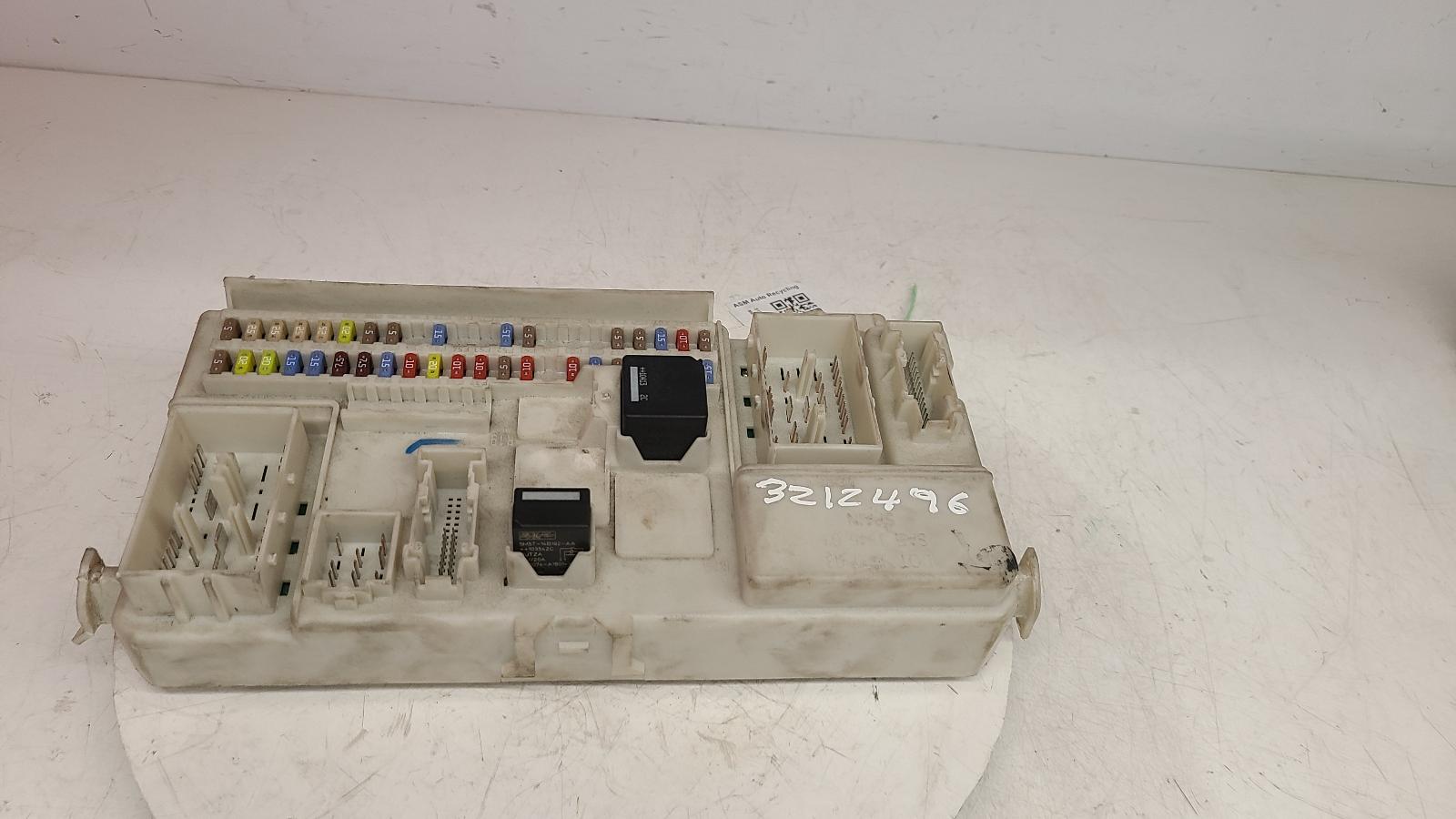 View Auto part Fuse Box Volvo C30 2010