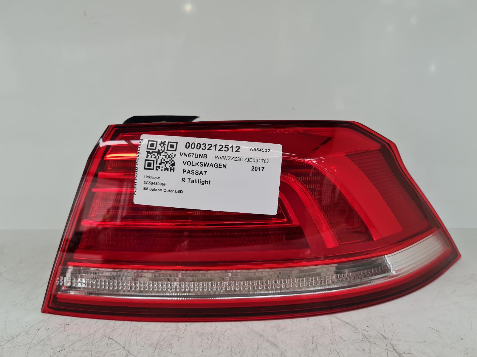 View Auto part R Taillight Volkswagen Passat 2017