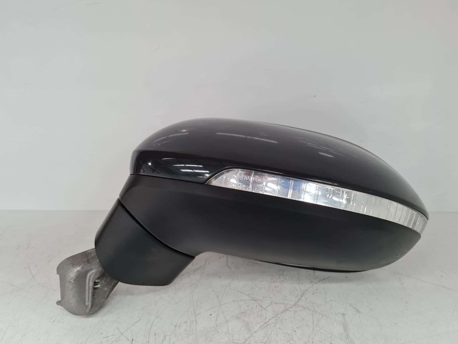 View Auto part L Door Mirror Volkswagen Passat 2017