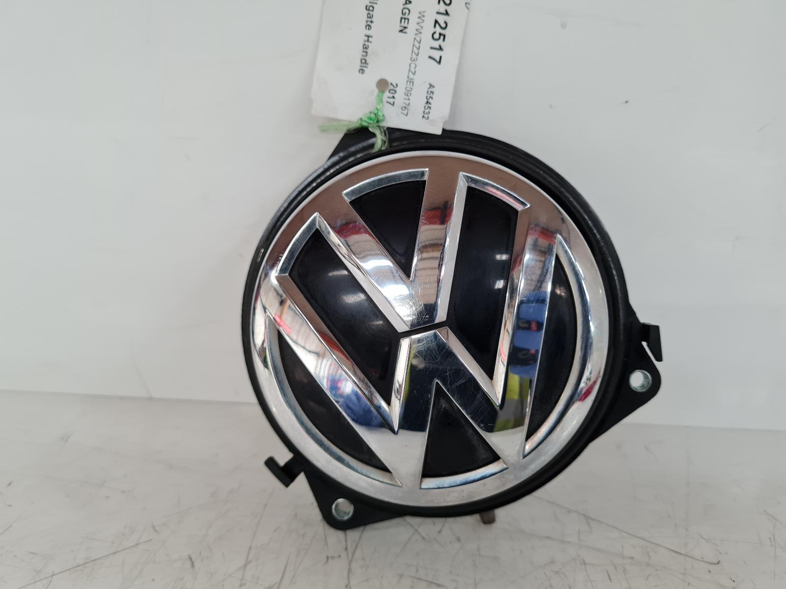 View Auto part Tailgate Handle Volkswagen Passat 2017