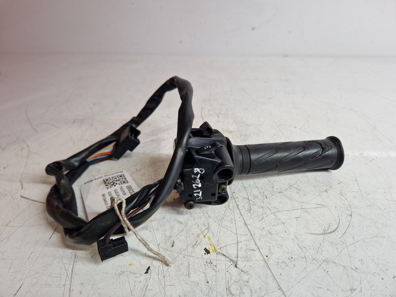 View Auto part RH Switch Gear Suzuki Gsx 750 F 2003