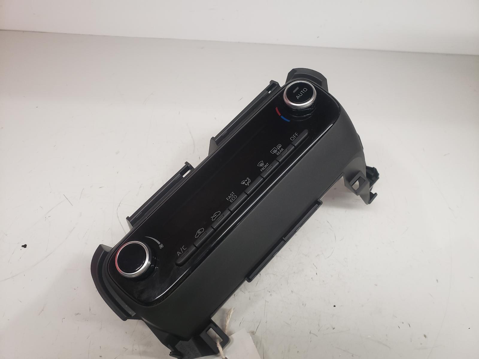 View Auto part Heater/AC Controller Toyota Yaris 2024