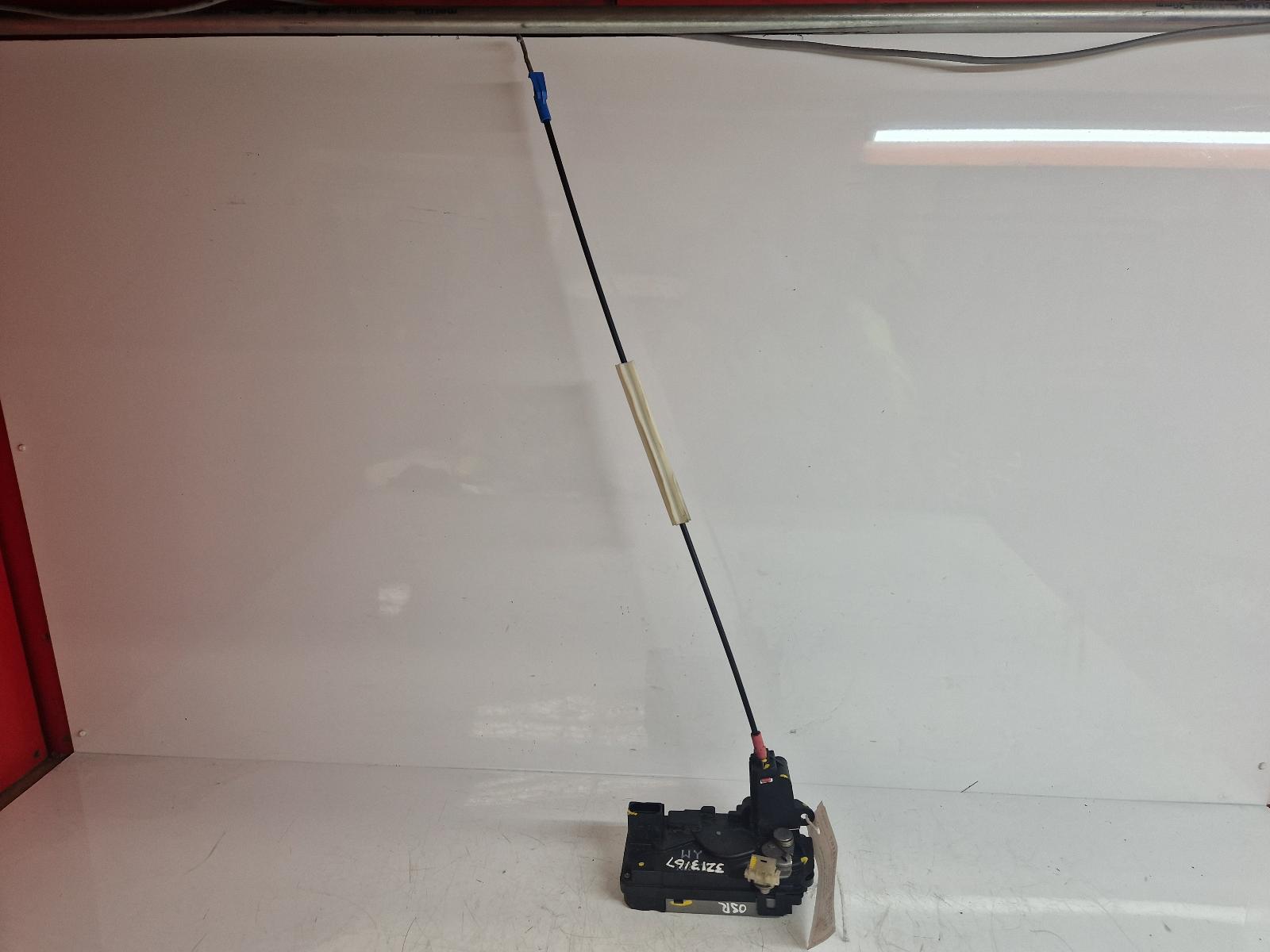 View Auto part Door Lock Assembly Vauxhall Zafira 2013