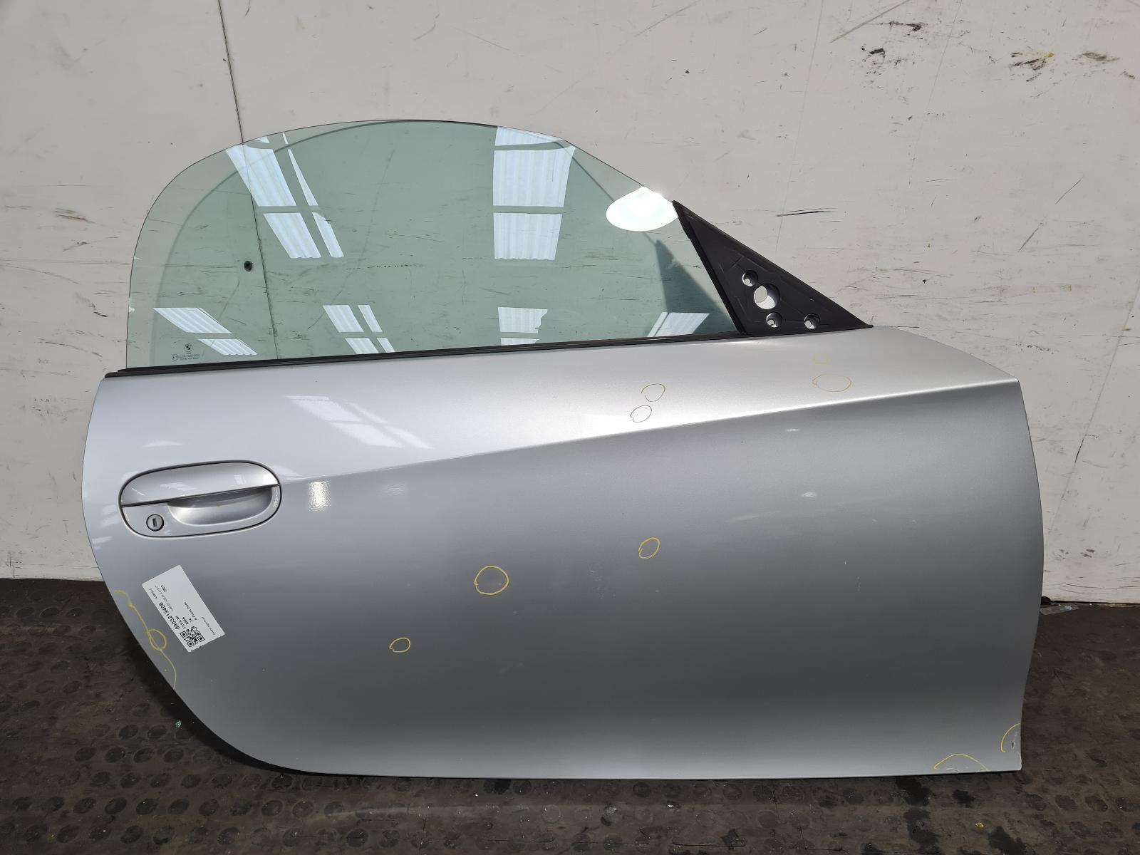 View Auto part R Front Door Bmw Z4 2003