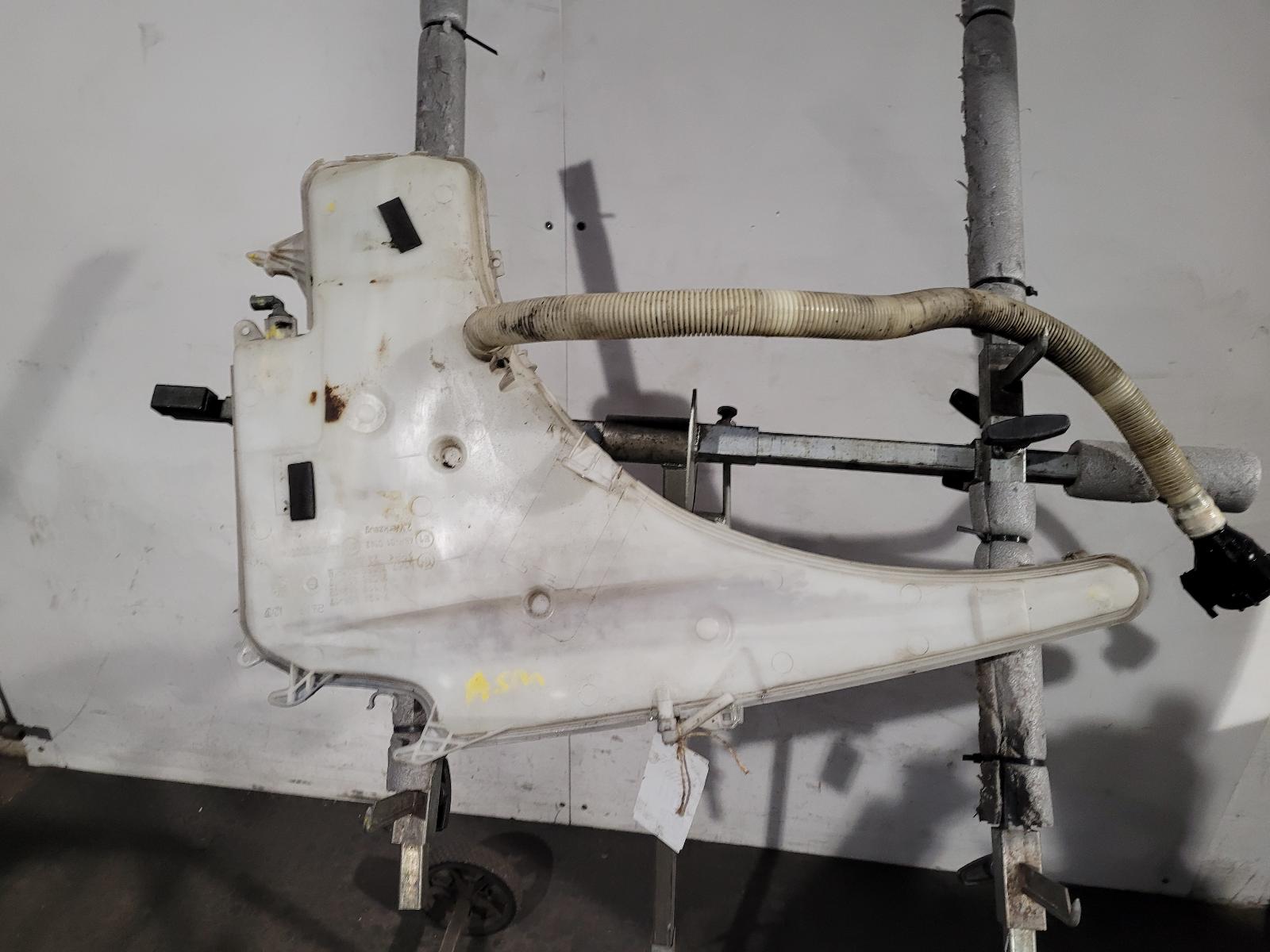View Auto part Washer Bottle Bmw 1 Series 2008