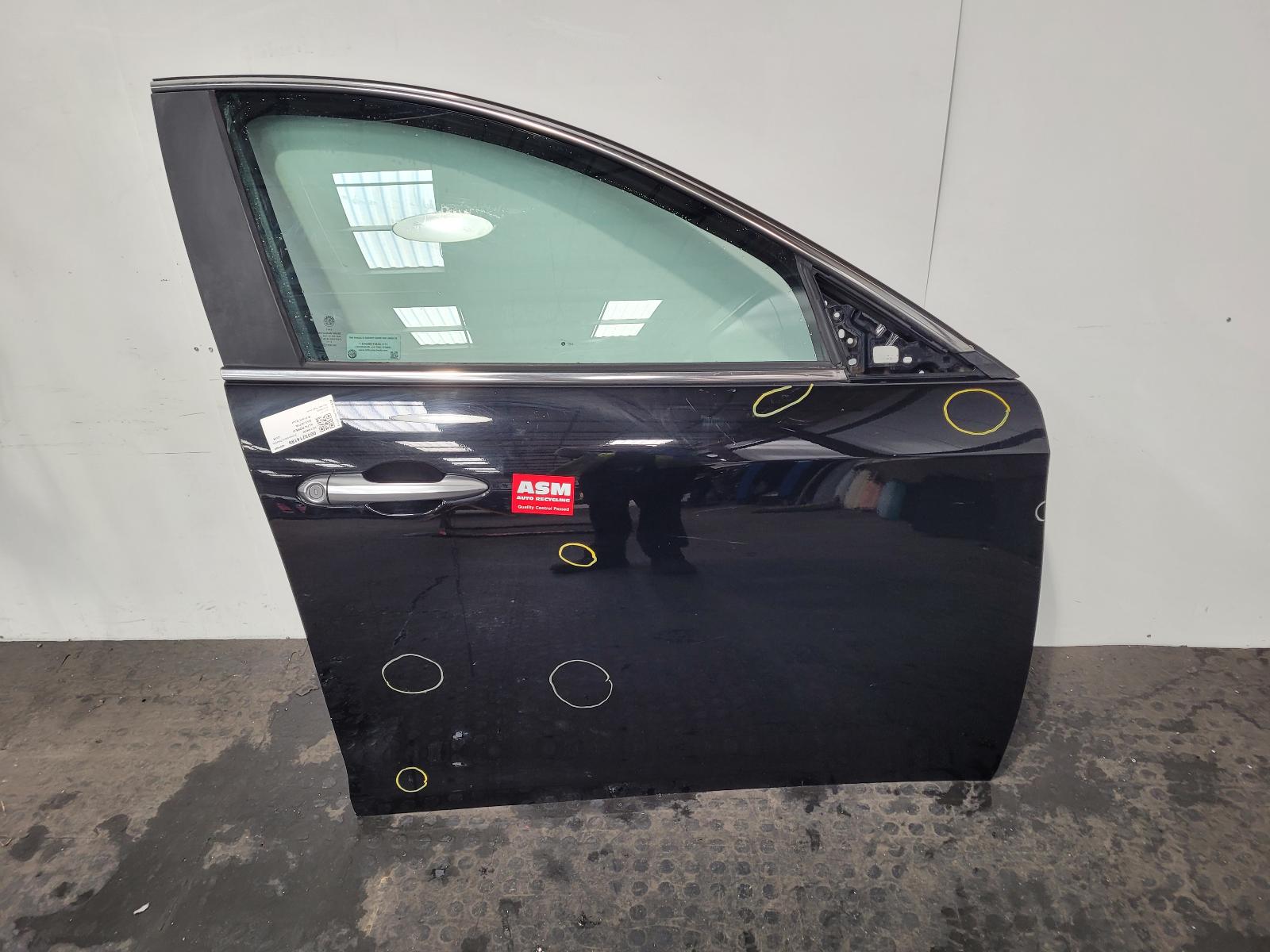 View Auto part R Front Door Alfa Romeo Giulietta 2014