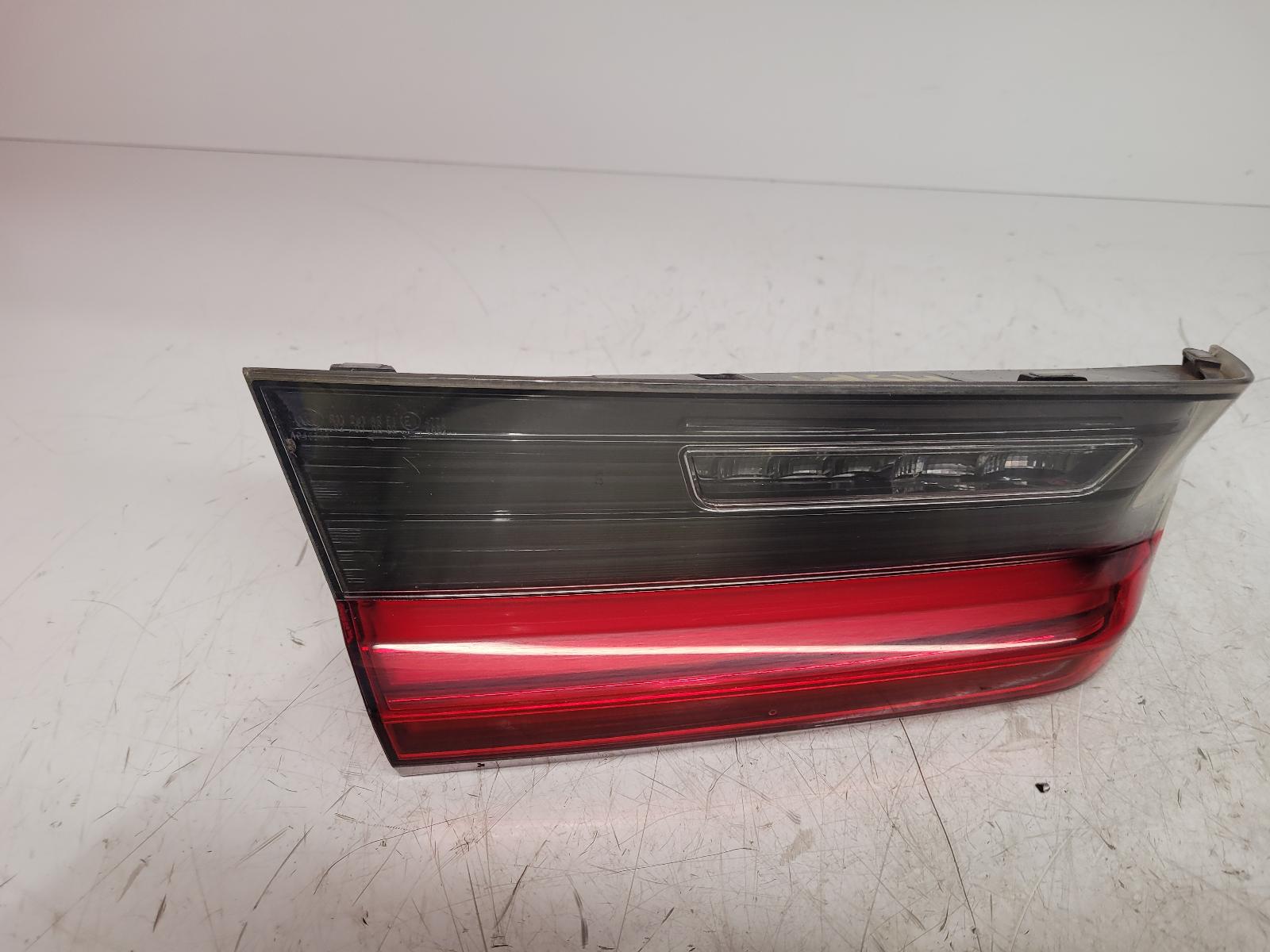 View Auto part L Taillight Bmw 3 Series 2019