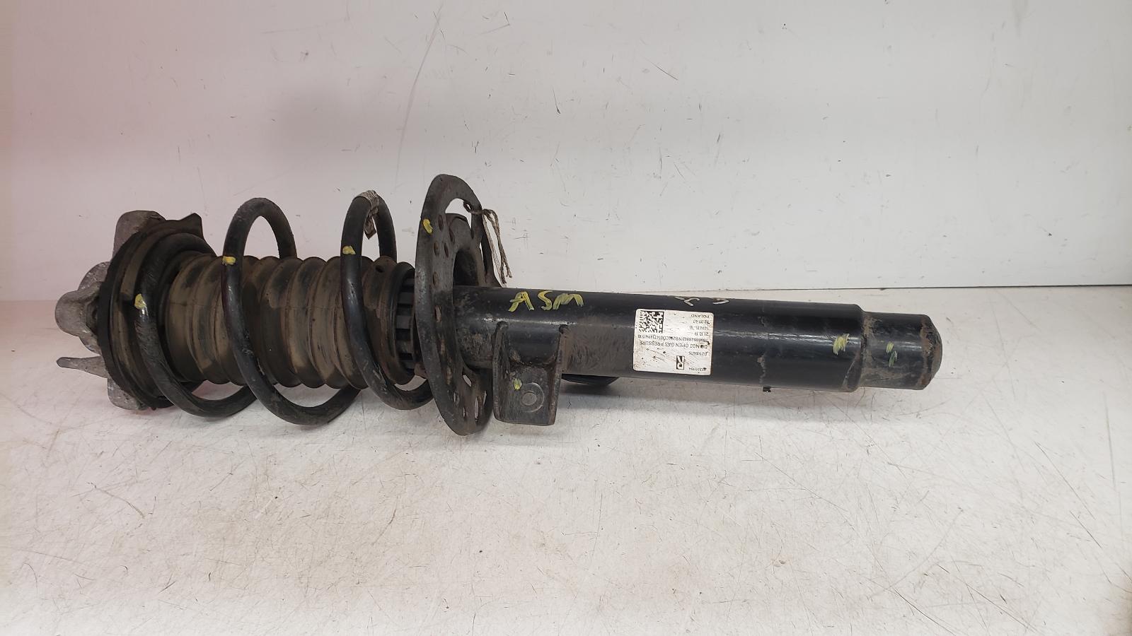 View Auto part RF Strut Bmw 3 Series 2019