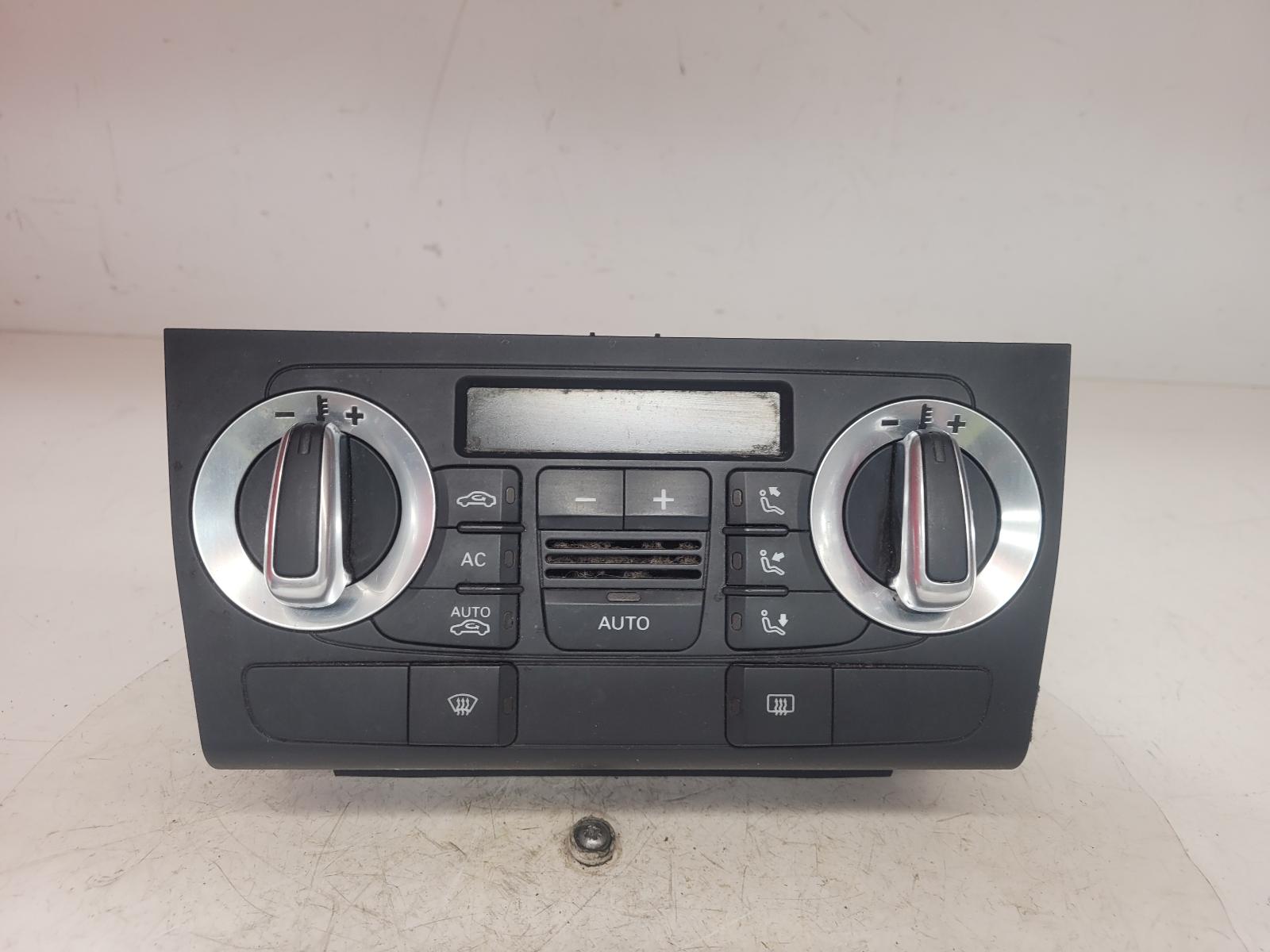 View Auto part Heater/AC Controller Audi A3 2010