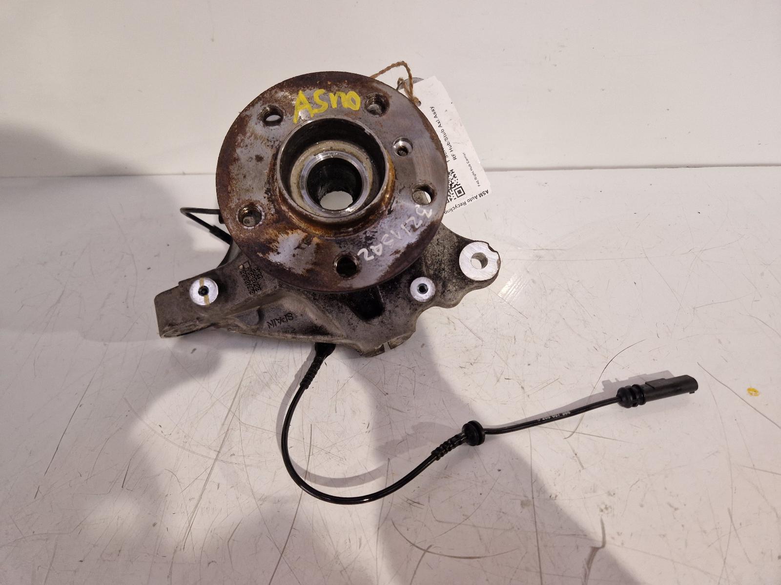 View Auto part RF Hub/Stub Axle Assembly Bmw 1 Series 2020