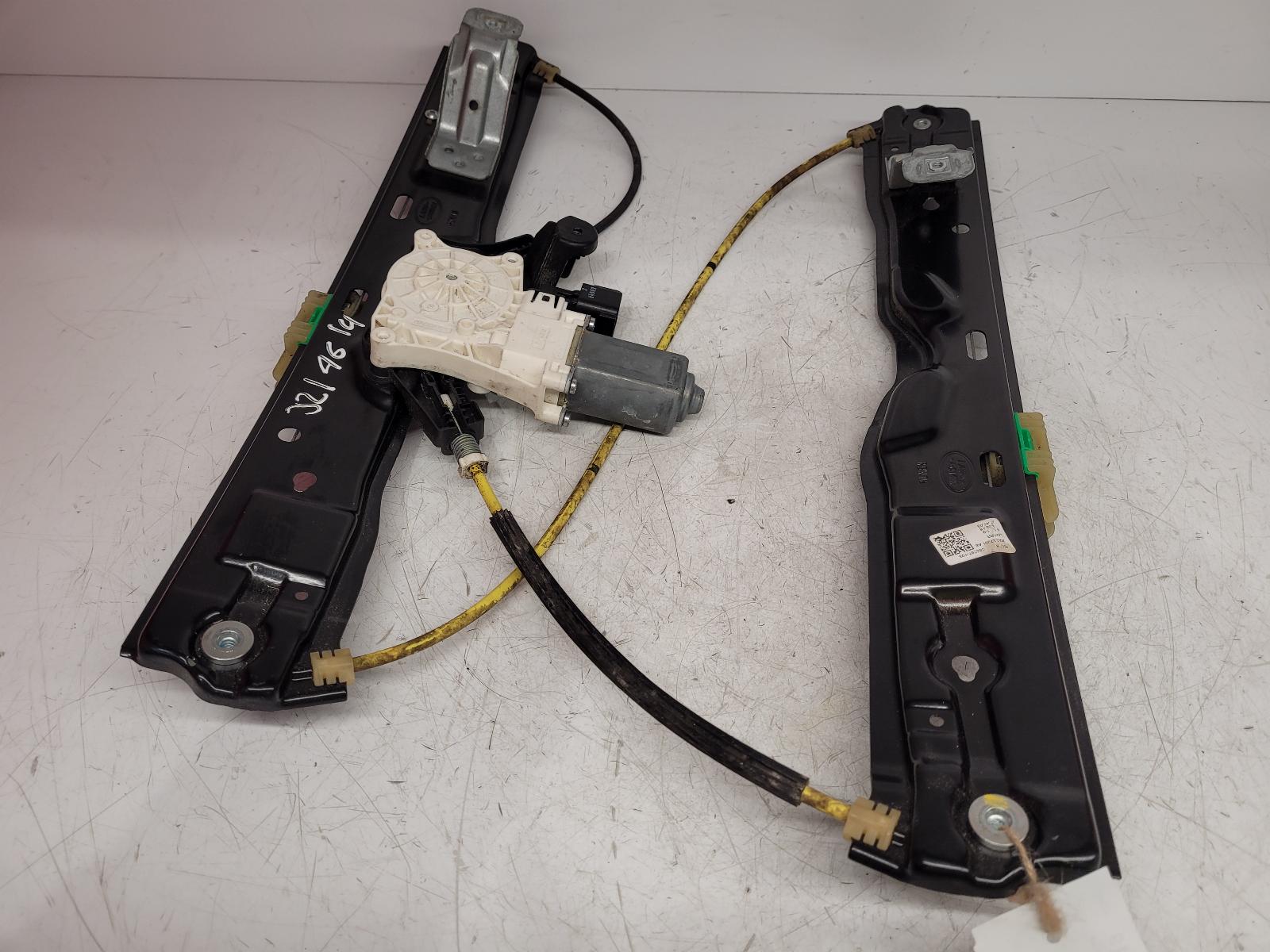 View Auto part LR Window Regulator Land Rover Range Rover Velar 2018