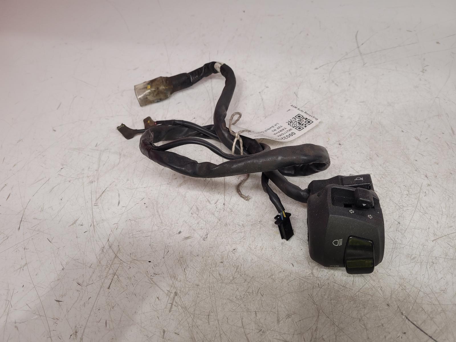 View Auto part LH Switch Gear Yamaha Yzf R3 2017