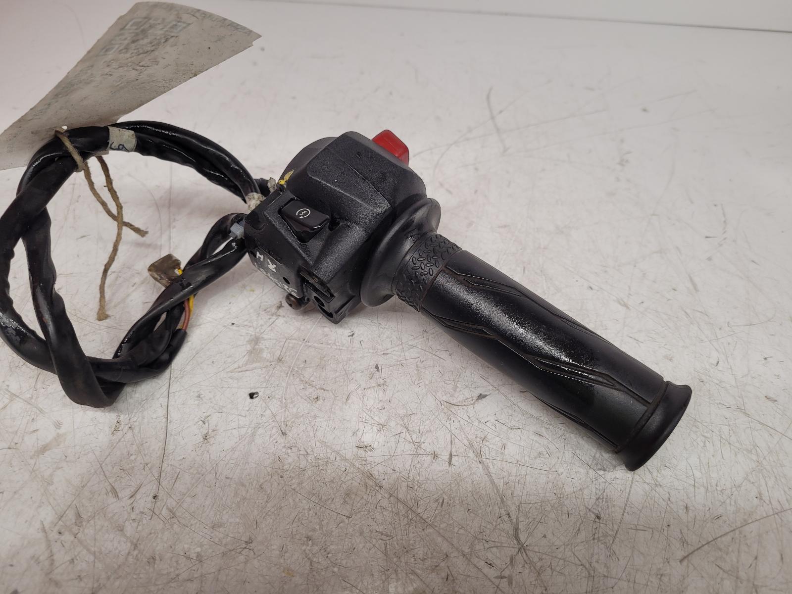 View Auto part RH Switch Gear Yamaha Yzf R3 2017