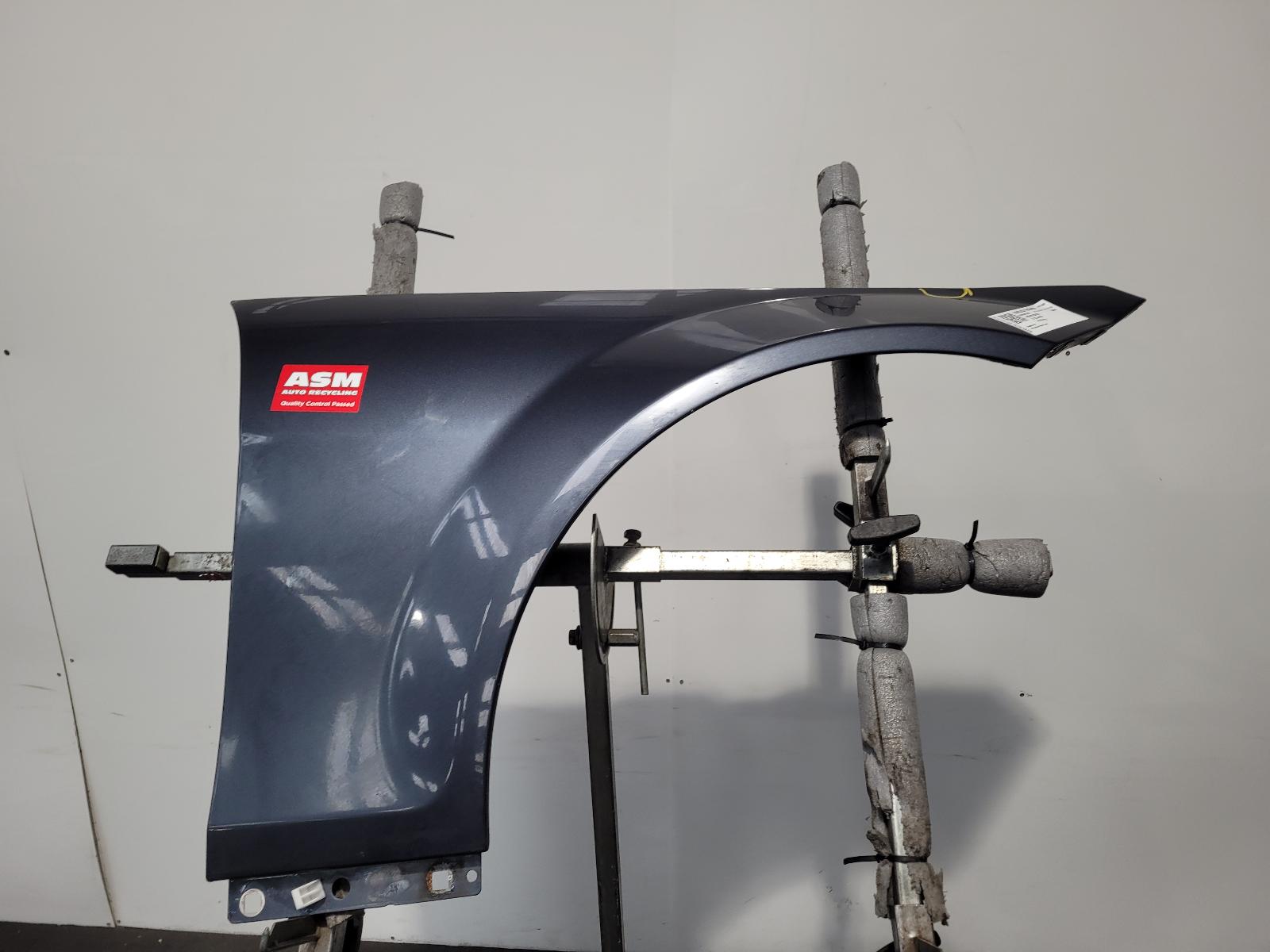 View Auto part R Wing Mercedes C Class 2008