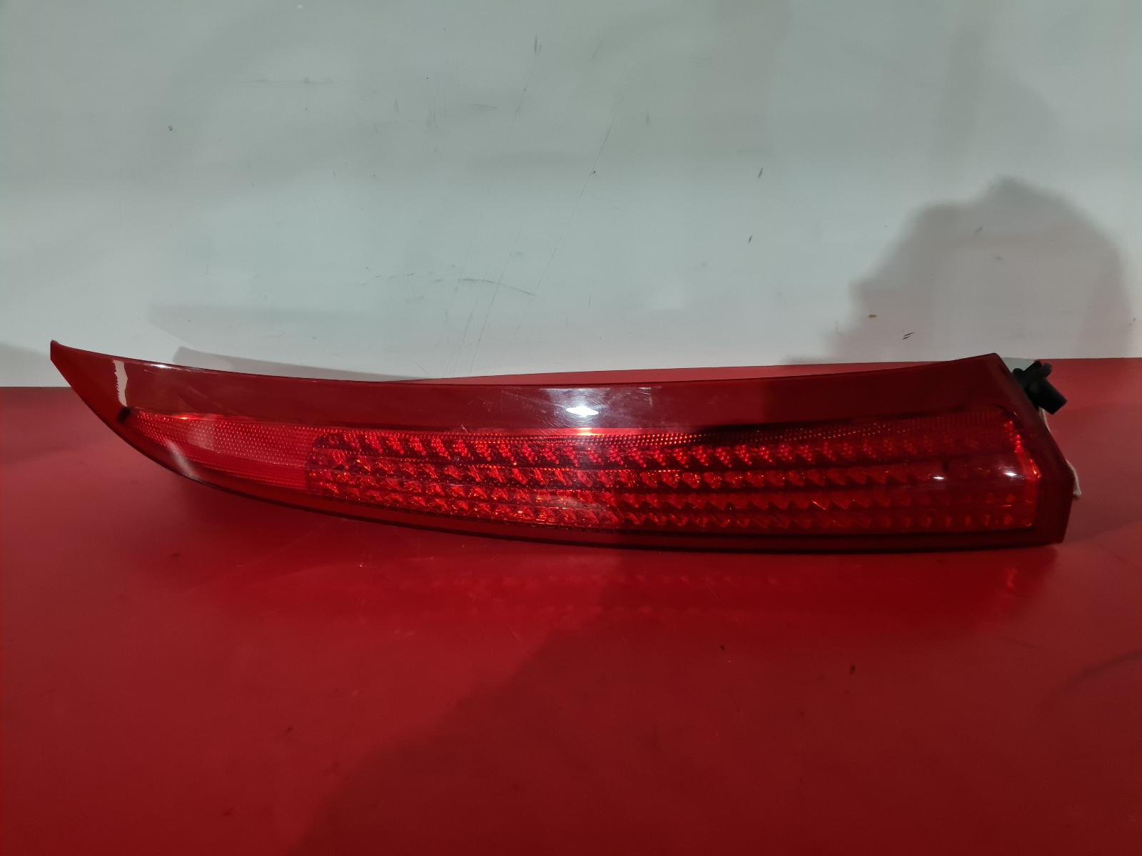 View Auto part R Taillight Volvo Xc90 2007
