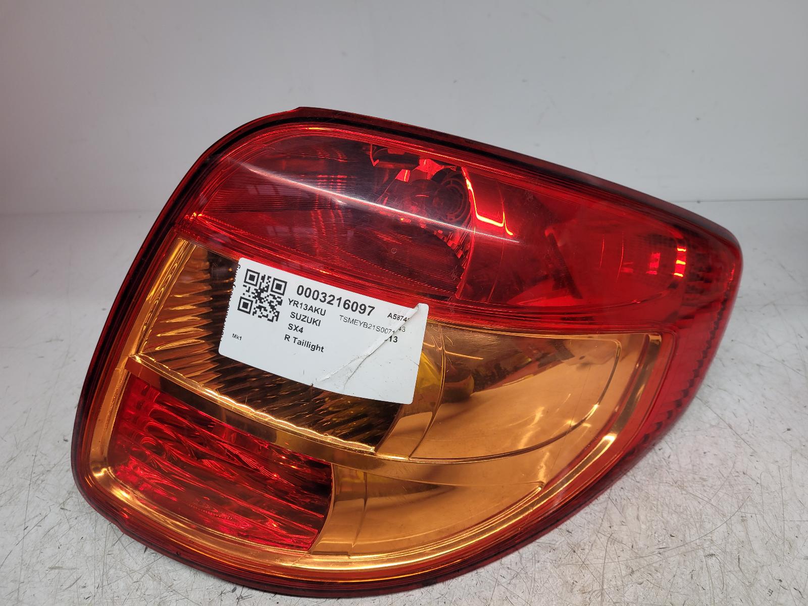 View Auto part R Taillight Suzuki Sx4 2013