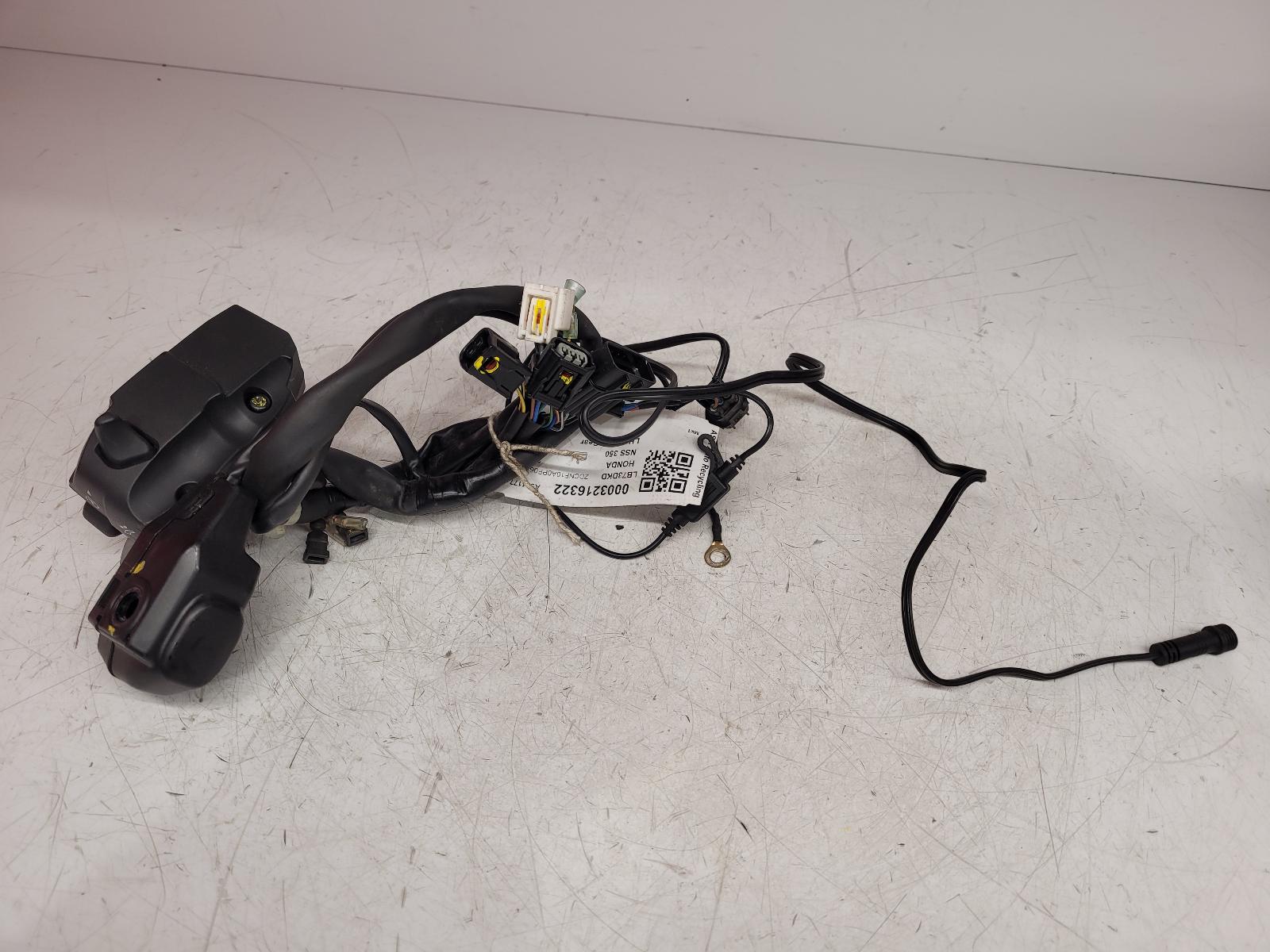View Auto part LH Switch Gear Honda Nss 350 2023