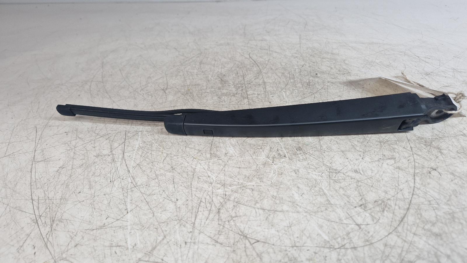View Auto part Wiper Arm Volkswagen Golf 2017