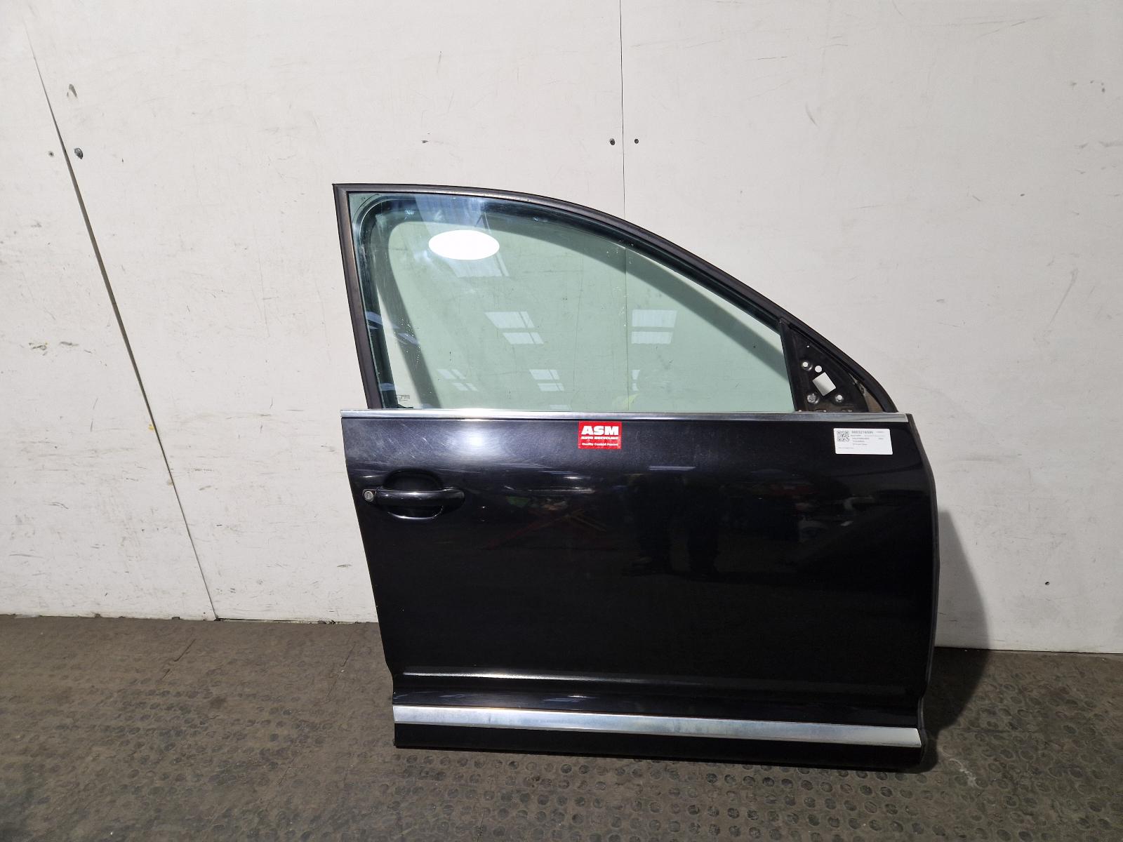View Auto part R Front Door Volkswagen Touareg 2007