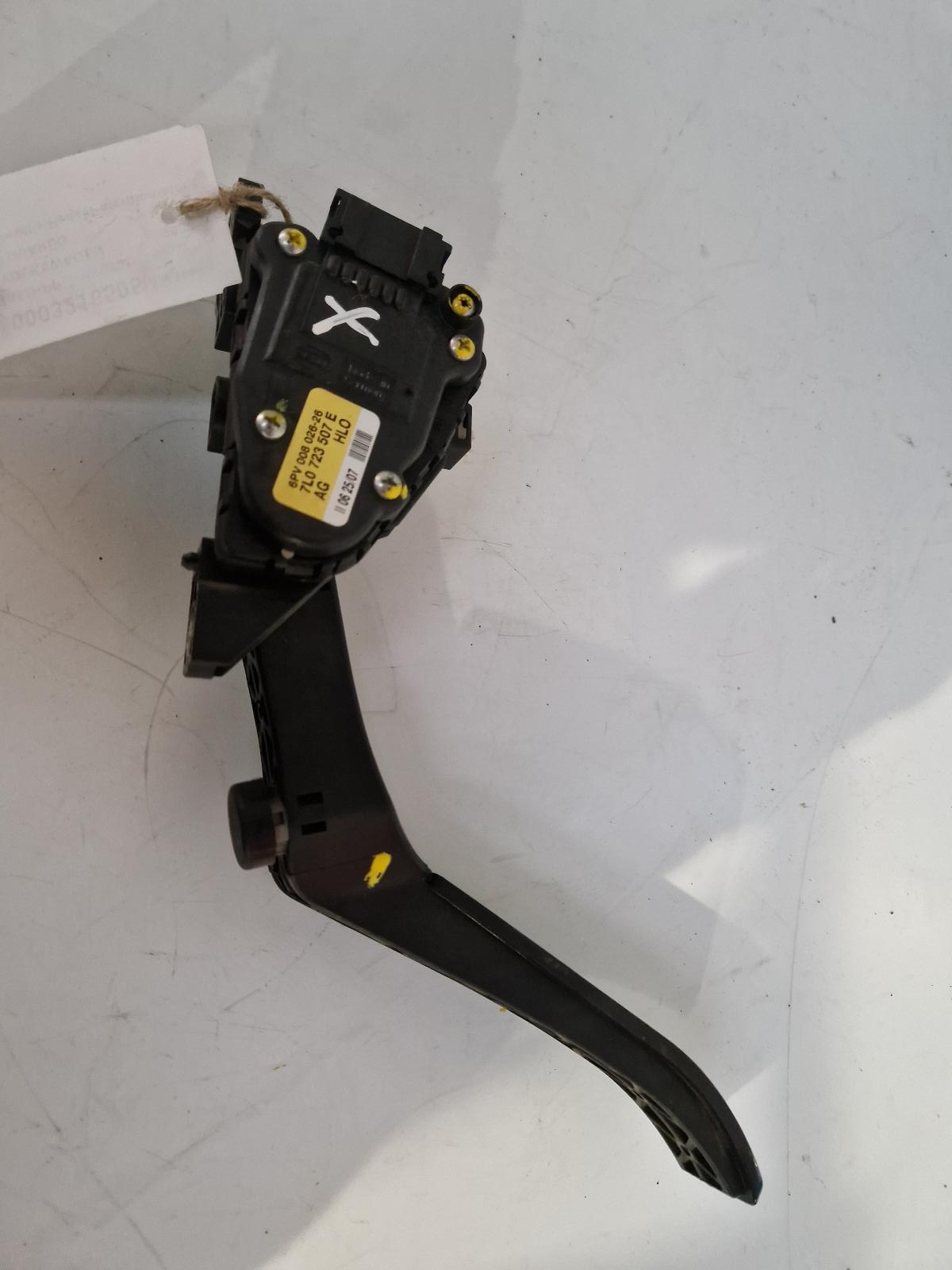 View Auto part Pedal Potentiometer Volkswagen Touareg 2007