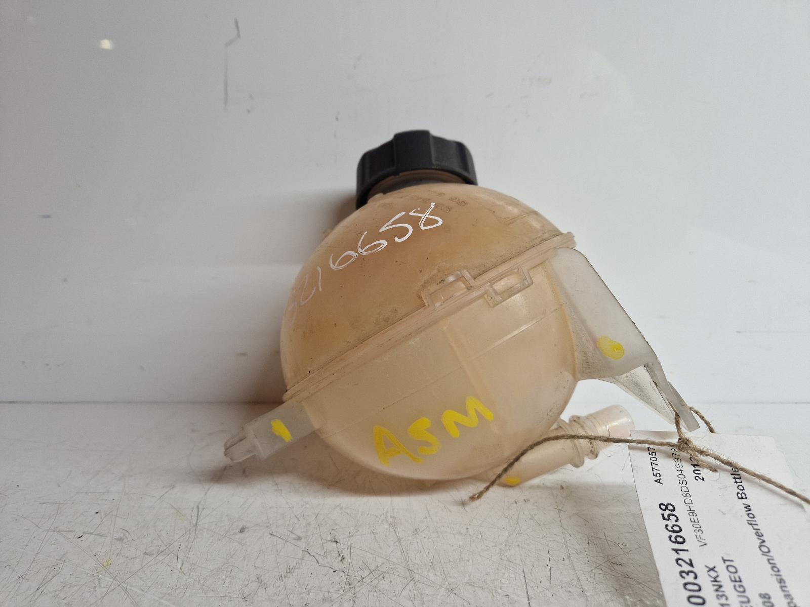View Auto part Overflow Bottle Peugeot 5008 2013