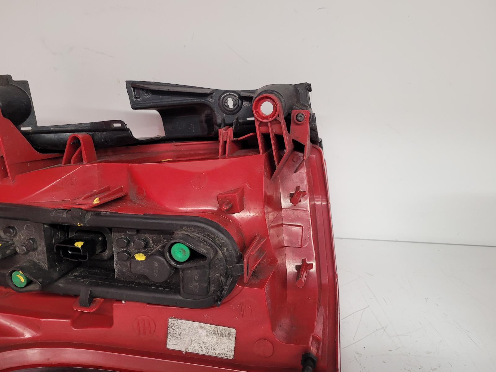 View Auto part R Taillight Peugeot 5008 2013