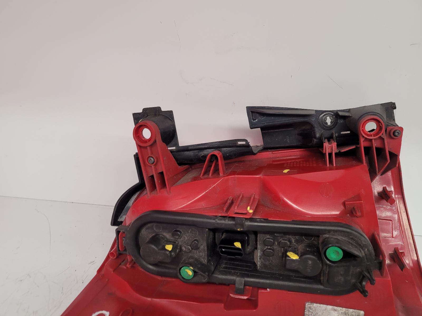 View Auto part R Taillight Peugeot 5008 2013