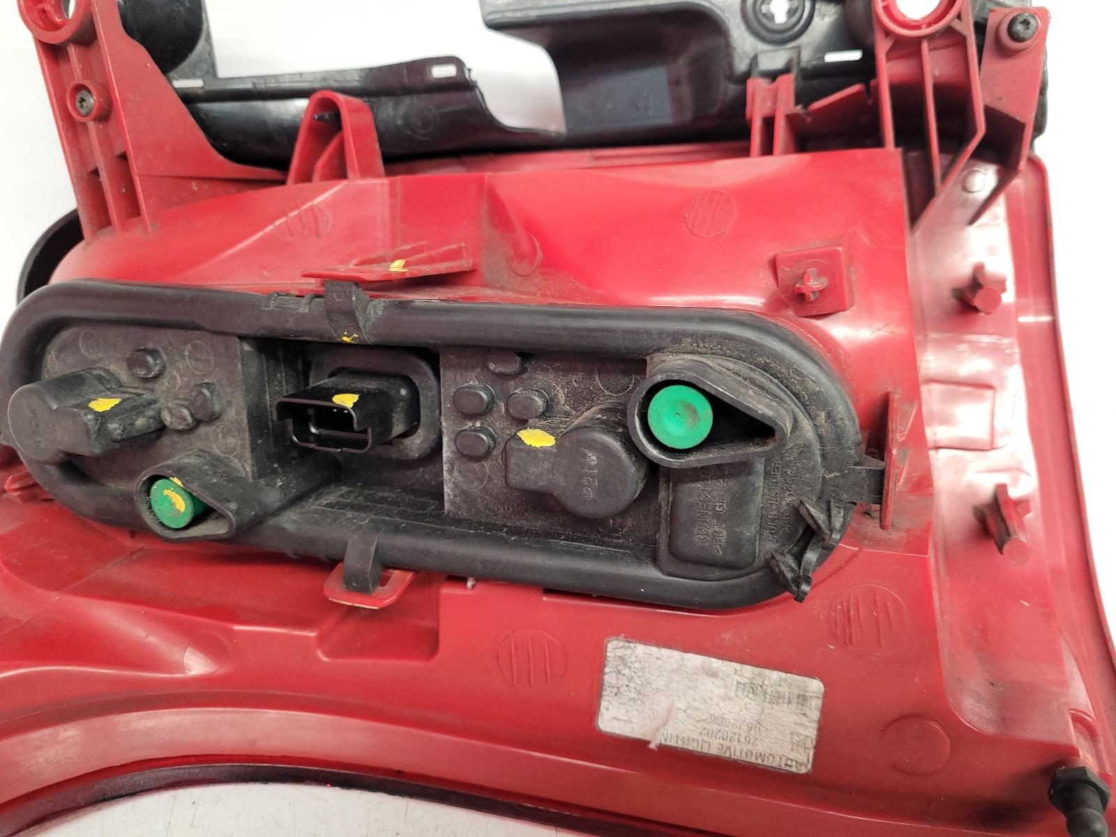 View Auto part R Taillight Peugeot 5008 2013