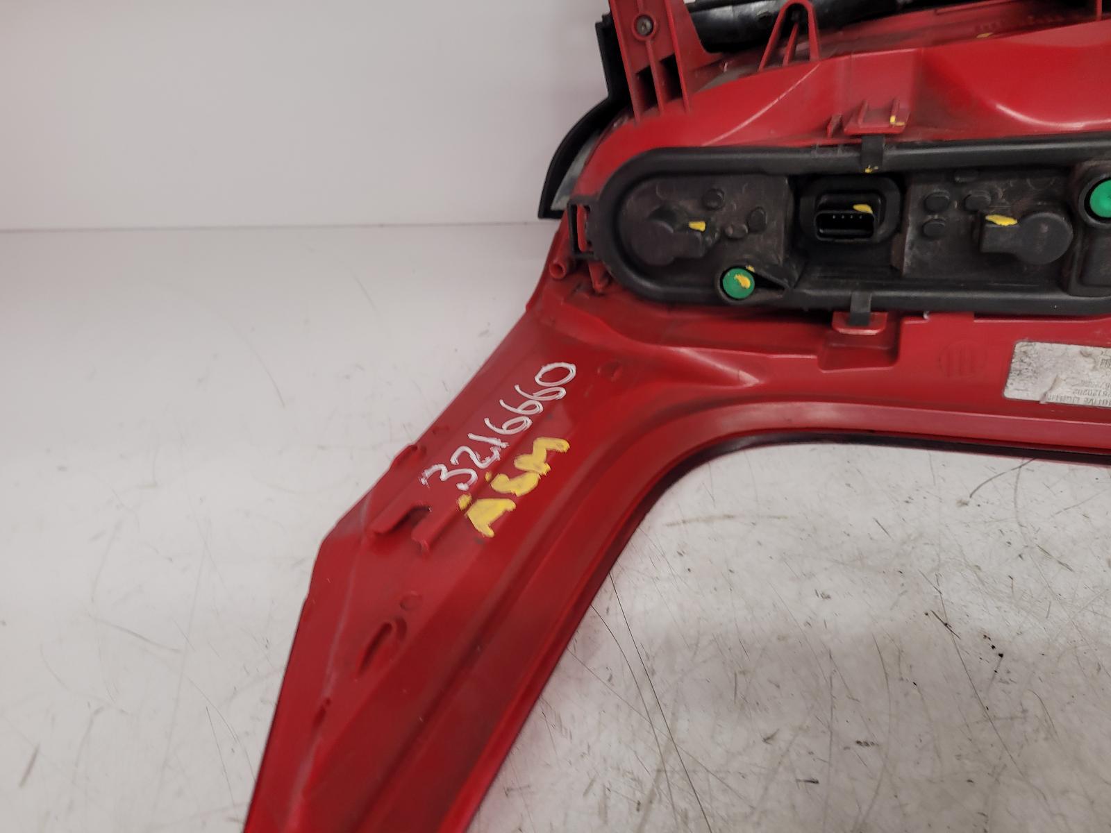 View Auto part R Taillight Peugeot 5008 2013