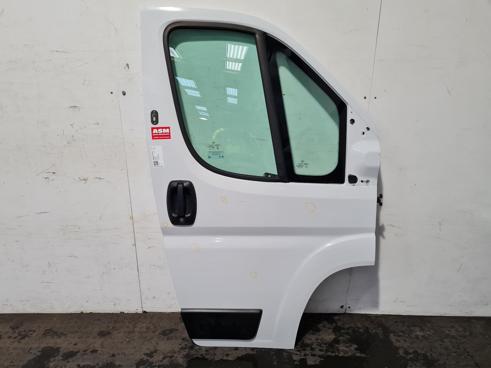 View Auto part R Front Door Fiat Ducato 2019