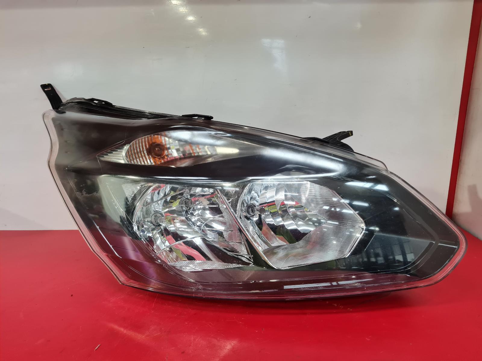 View Auto part R Headlamp Ford Transit Custom 2014