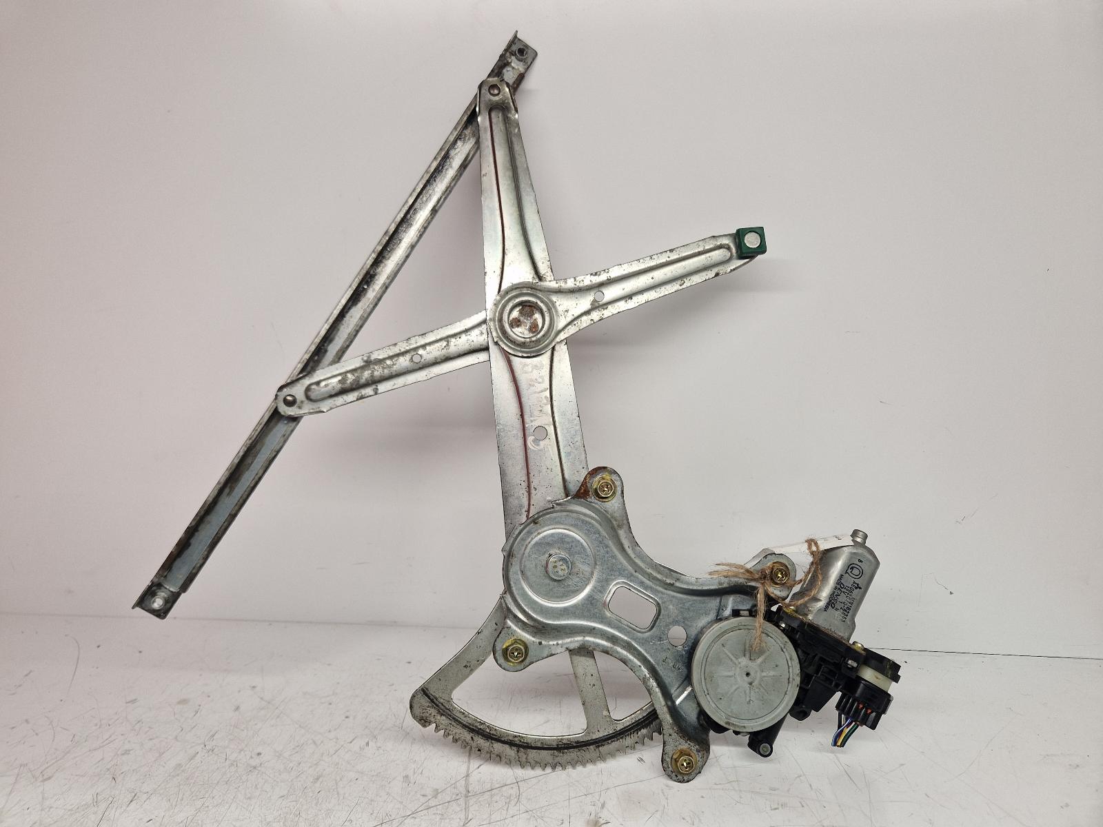 View Auto part LF Window Regulator Mitsubishi L200 2006
