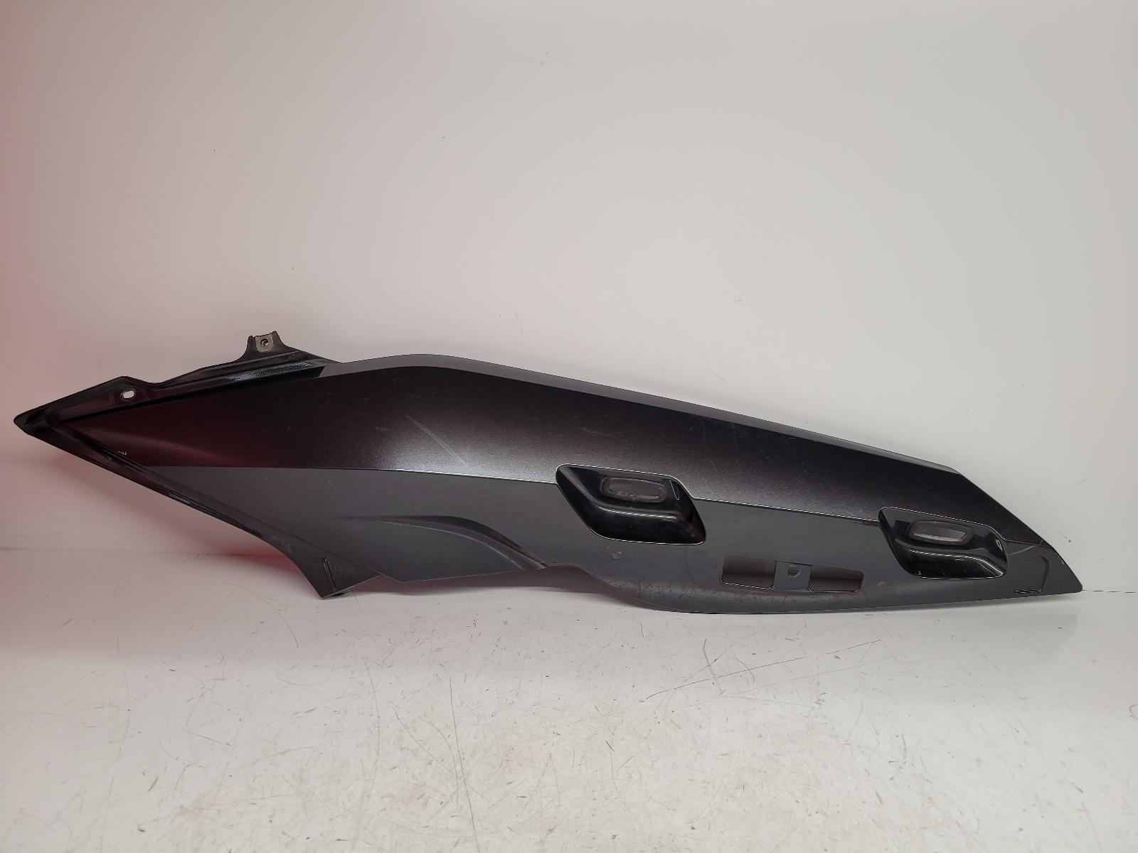 View Auto part Seat Cowl Bmw R1200 Rt 2011