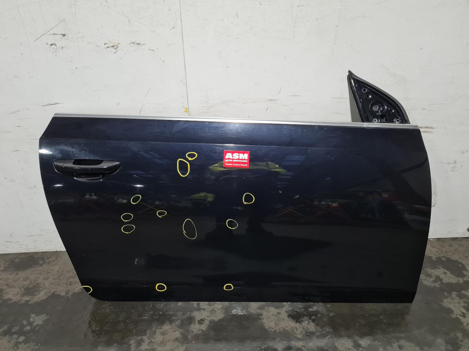 View Auto part R Front Door Volkswagen Golf 2012
