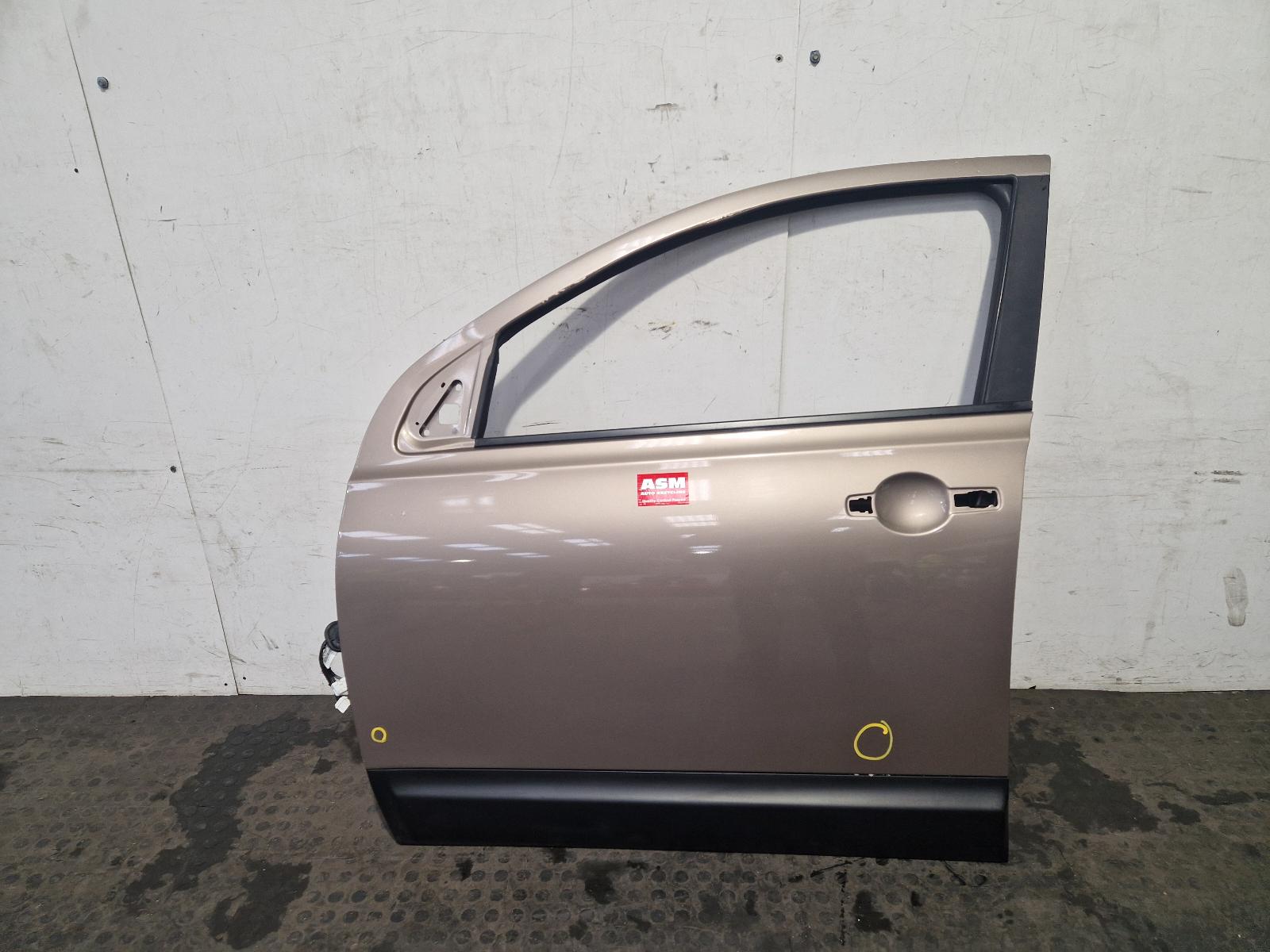 View Auto part L Front Door Nissan Qashqai 2011