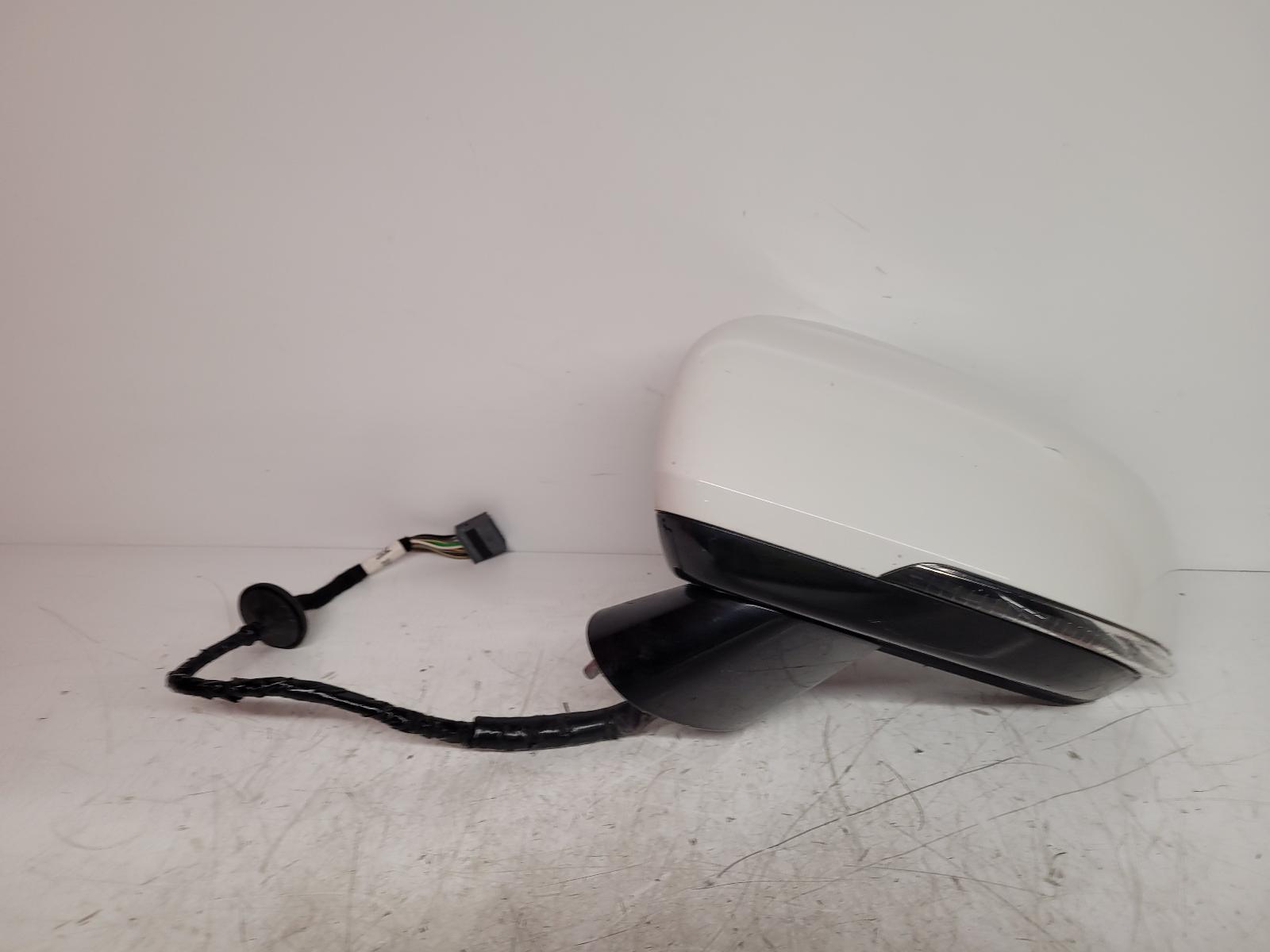 View Auto part L Door Mirror Volvo V90 2023