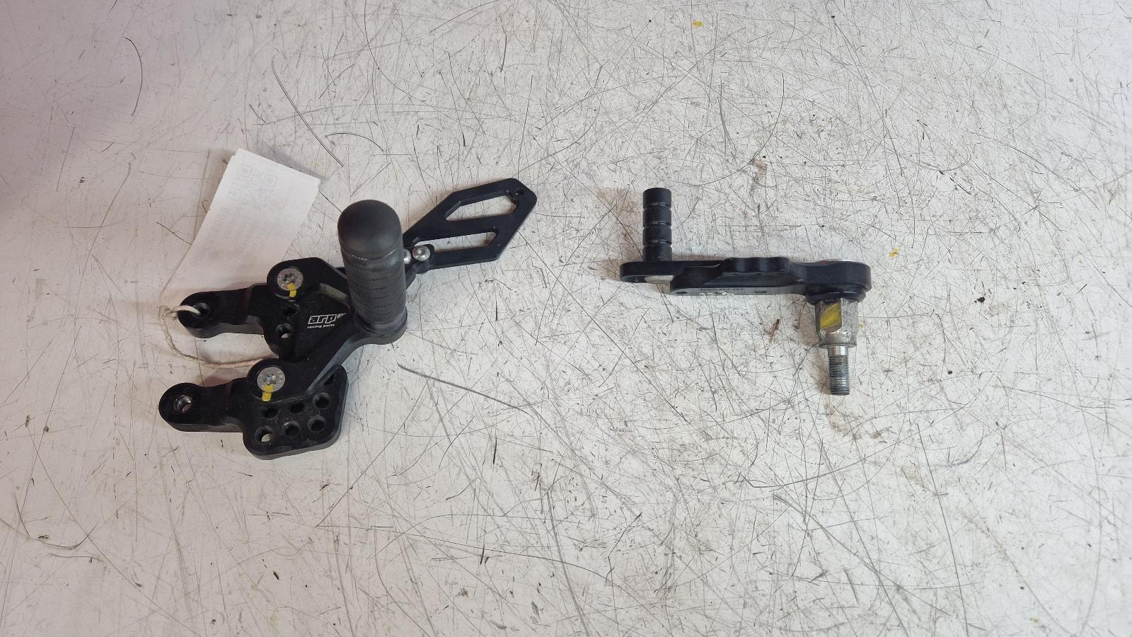 View Auto part Left Footrest Suzuki Gsxr 1000 2016