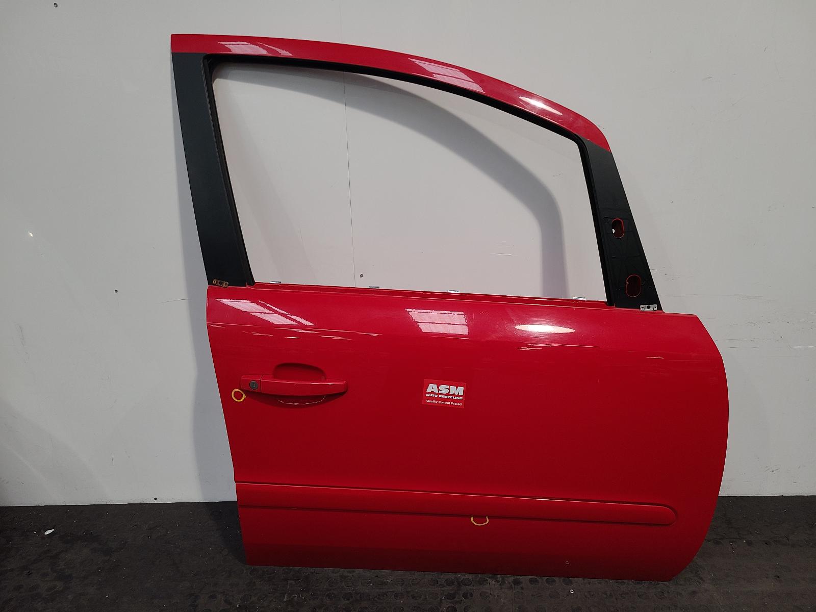 View Auto part R Front Door Vauxhall Zafira 2012